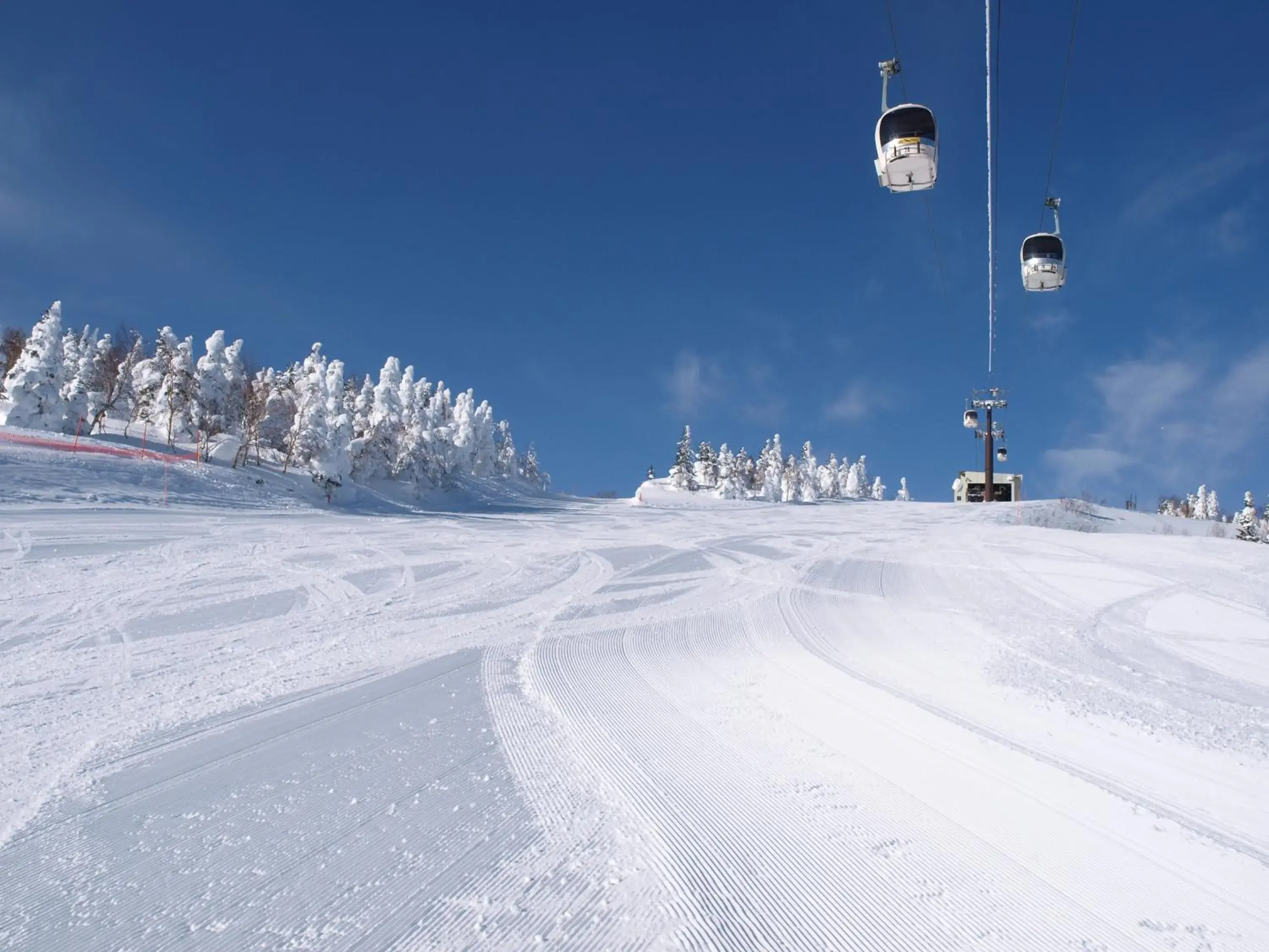 Skiing, Winter in Okushiga Kogen Hotel