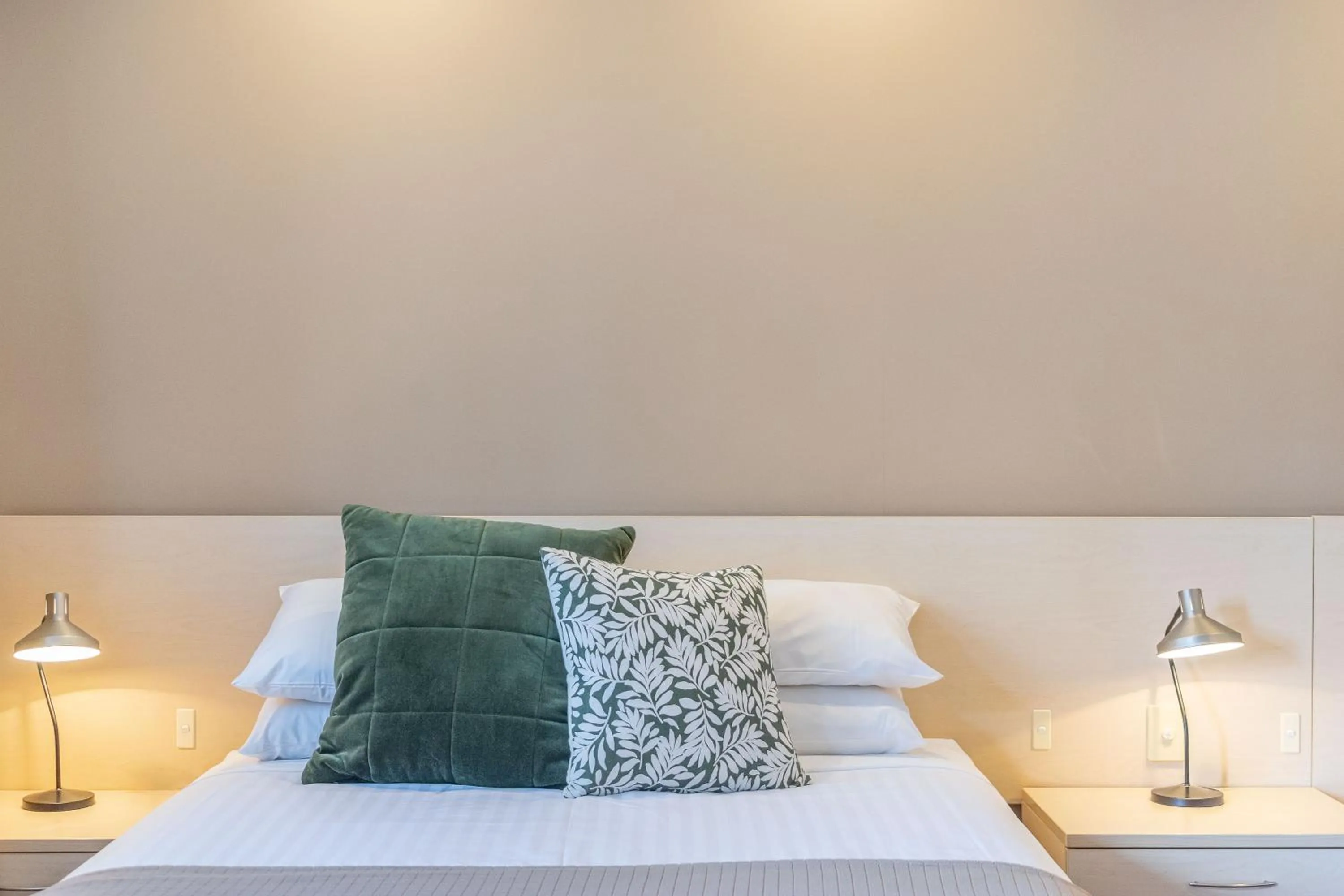 Bed in Cosmo Motel Adamstown