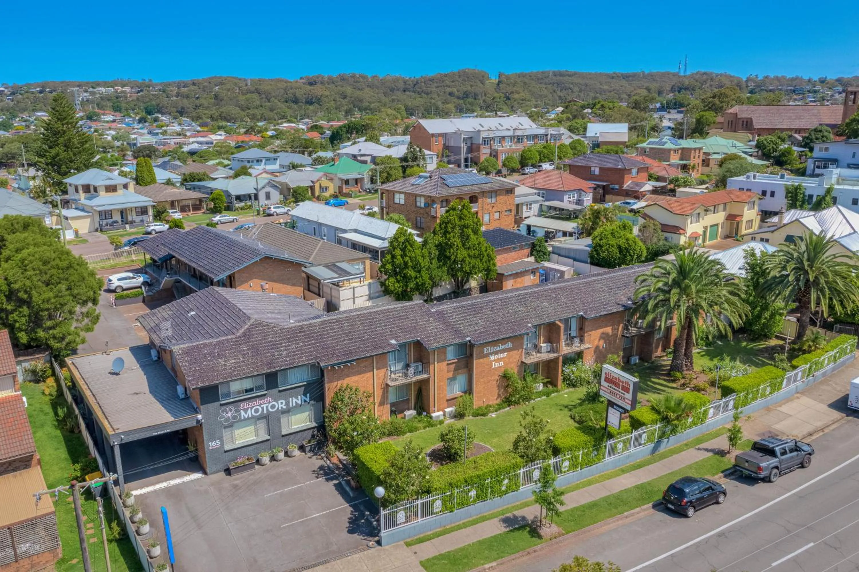 Day in Cosmo Motel Adamstown