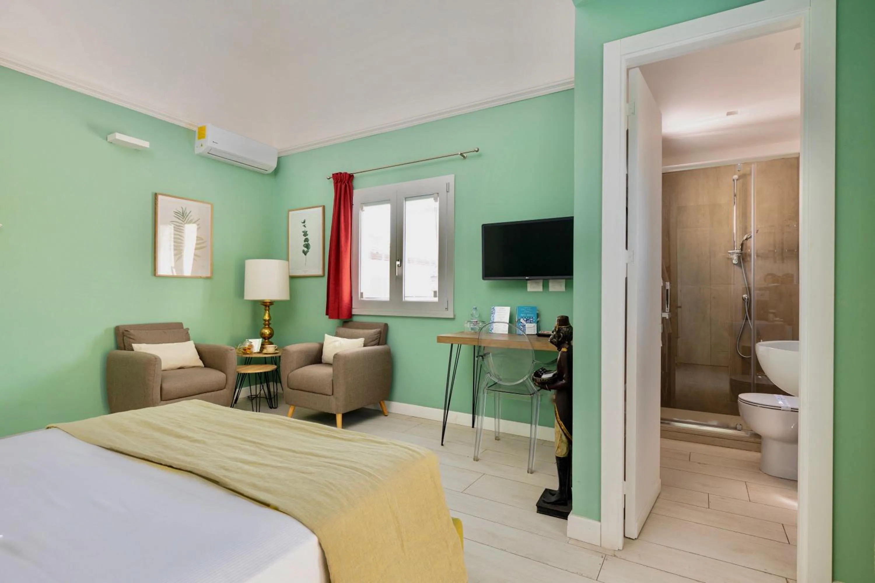 Bathroom, Bed in I Mori di Porta Nuova Suite & Terrace