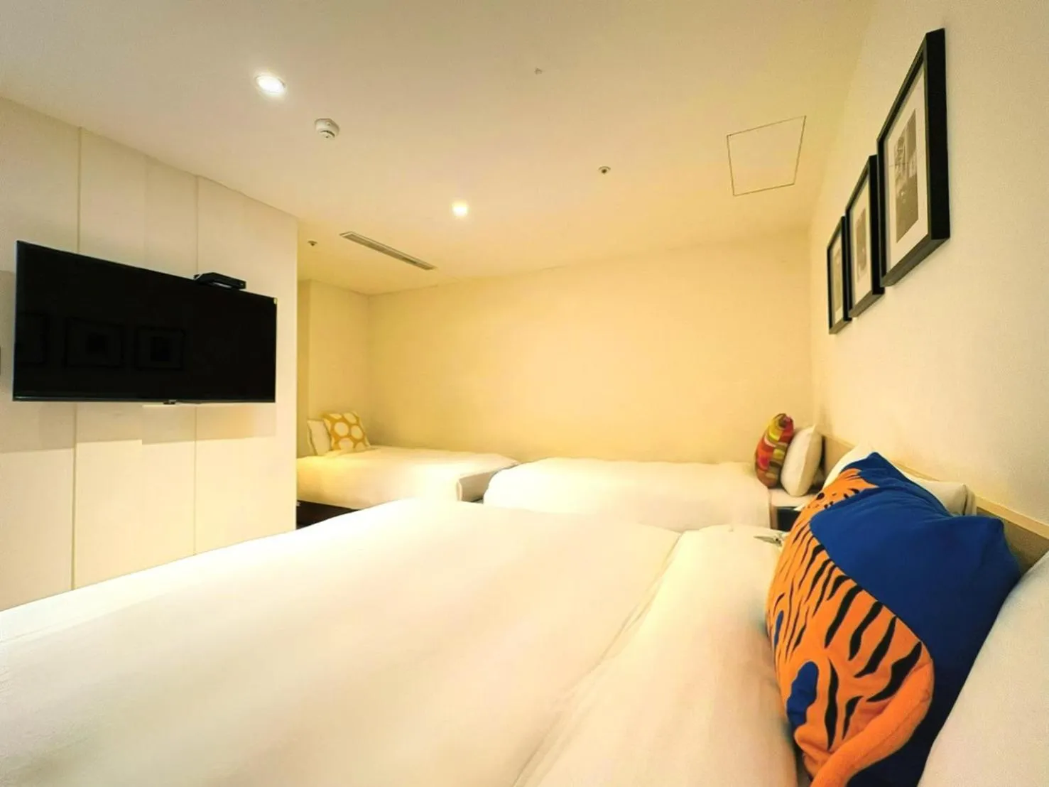 Bed in Wemeet Hotel Taipei