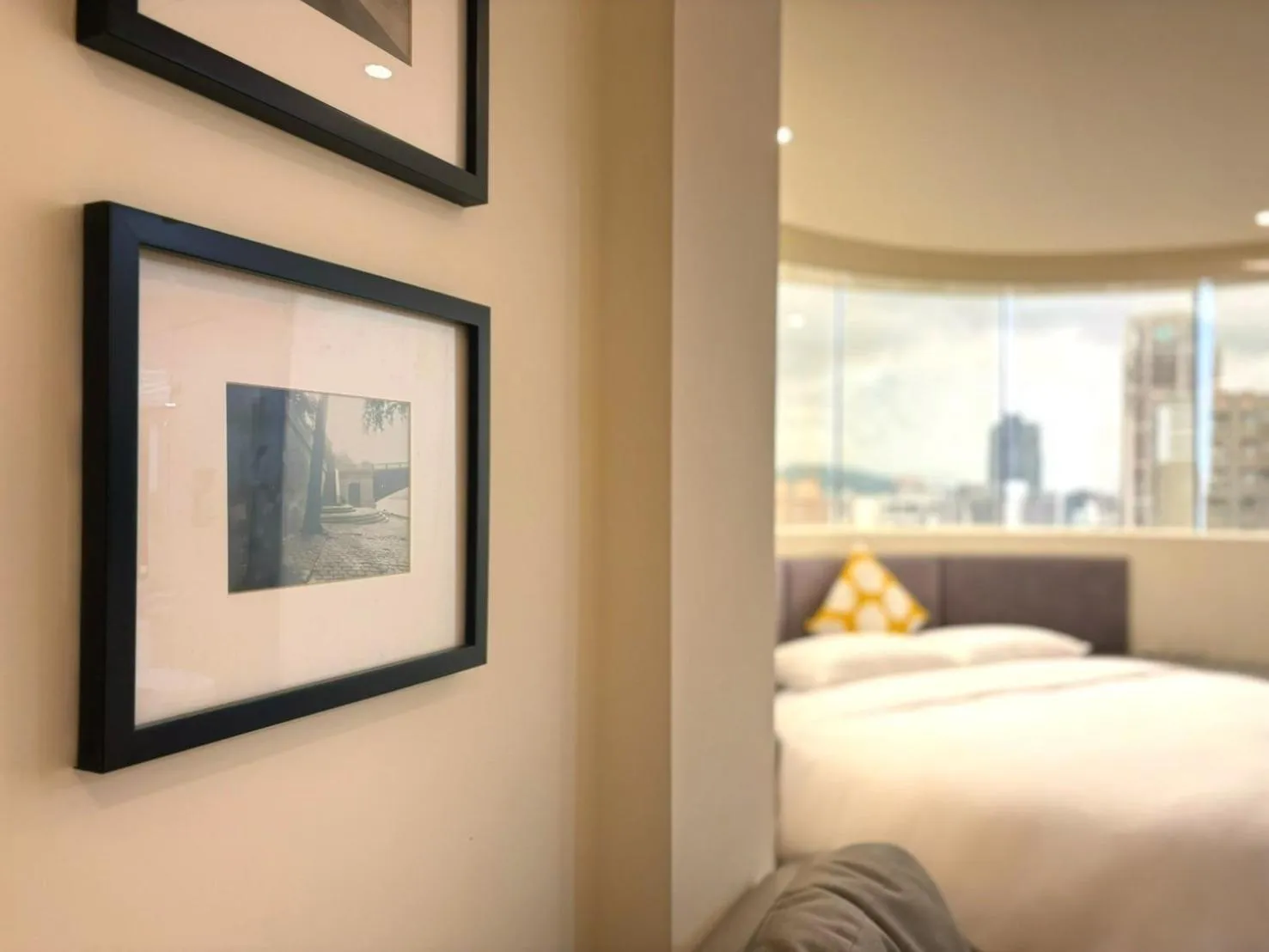 Bed in Wemeet Hotel Taipei