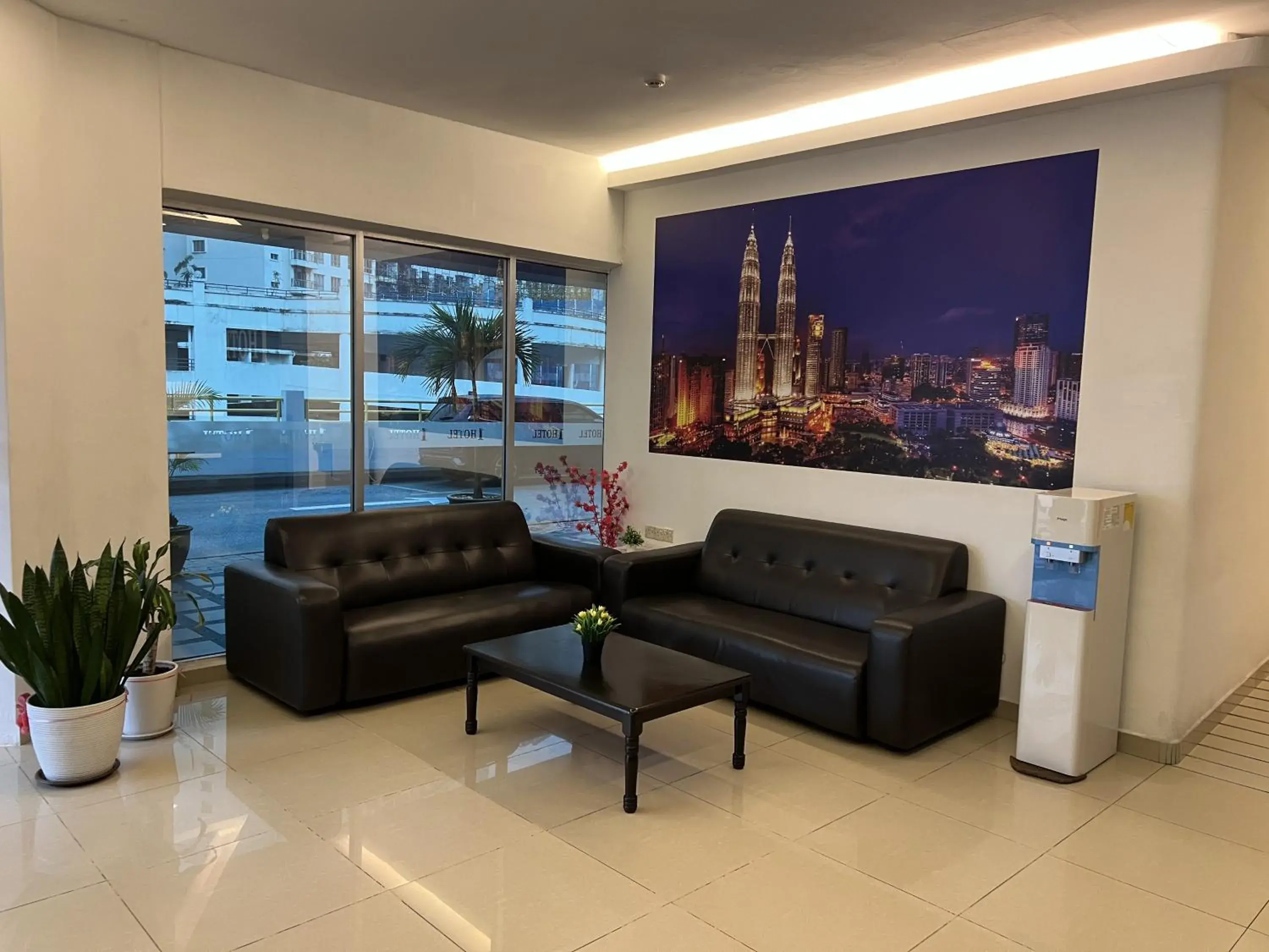 Property building in 1 Hotel Kuchai Lama Property building in 1 Hotel Kuchai Lama