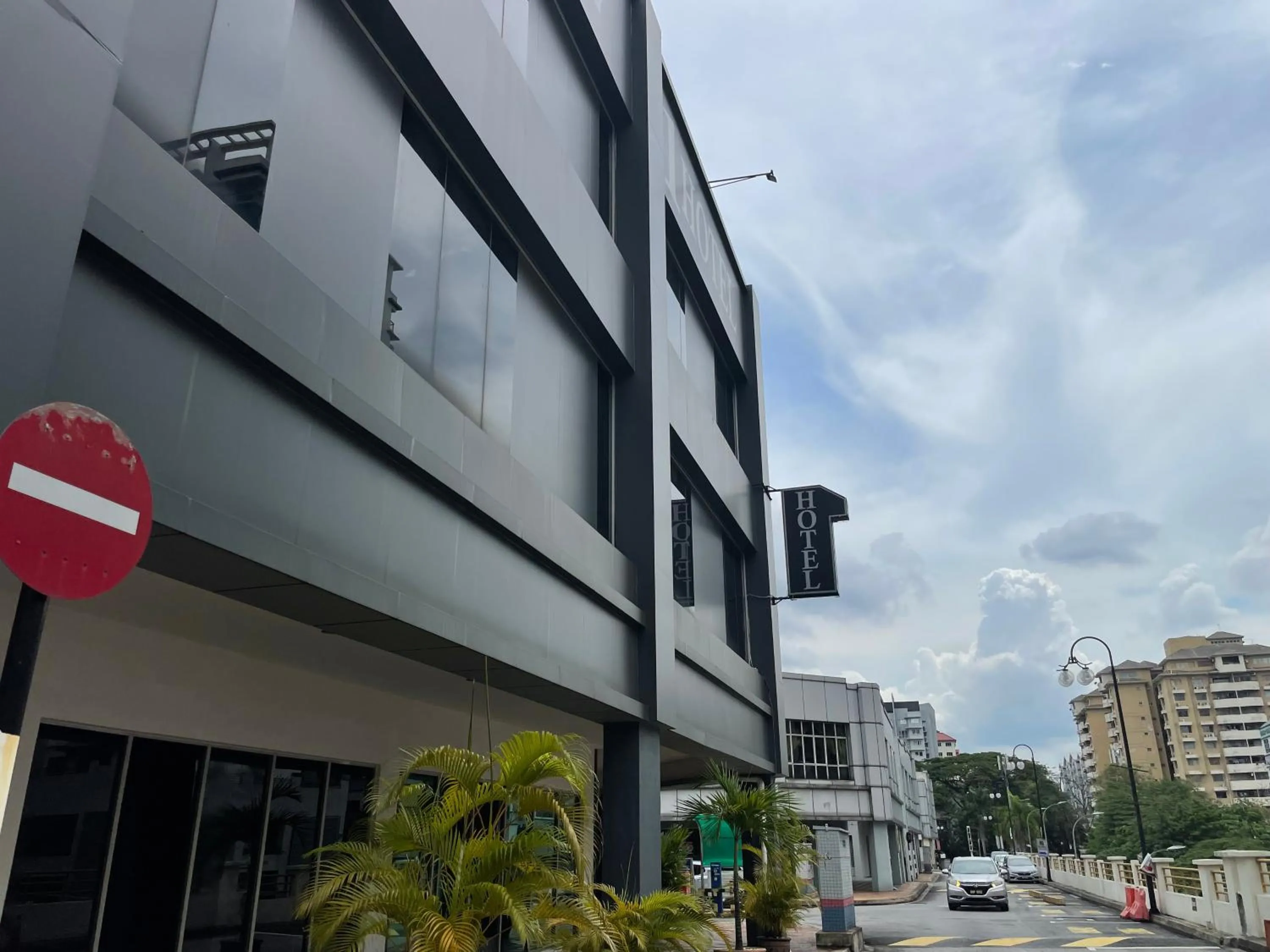 Property building in 1 Hotel Kuchai Lama