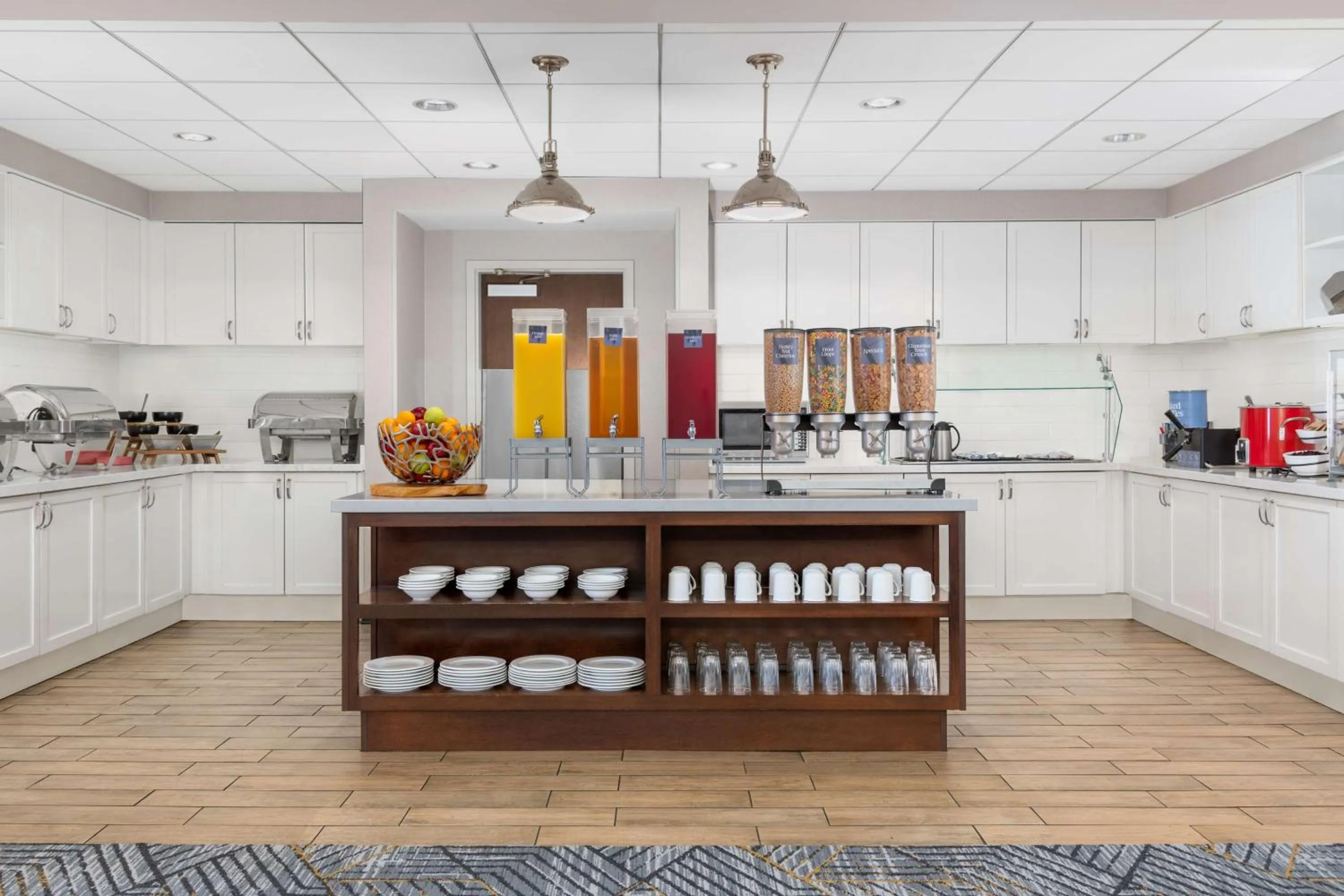 Breakfast in Homewood Suites by Hilton Detroit-Troy