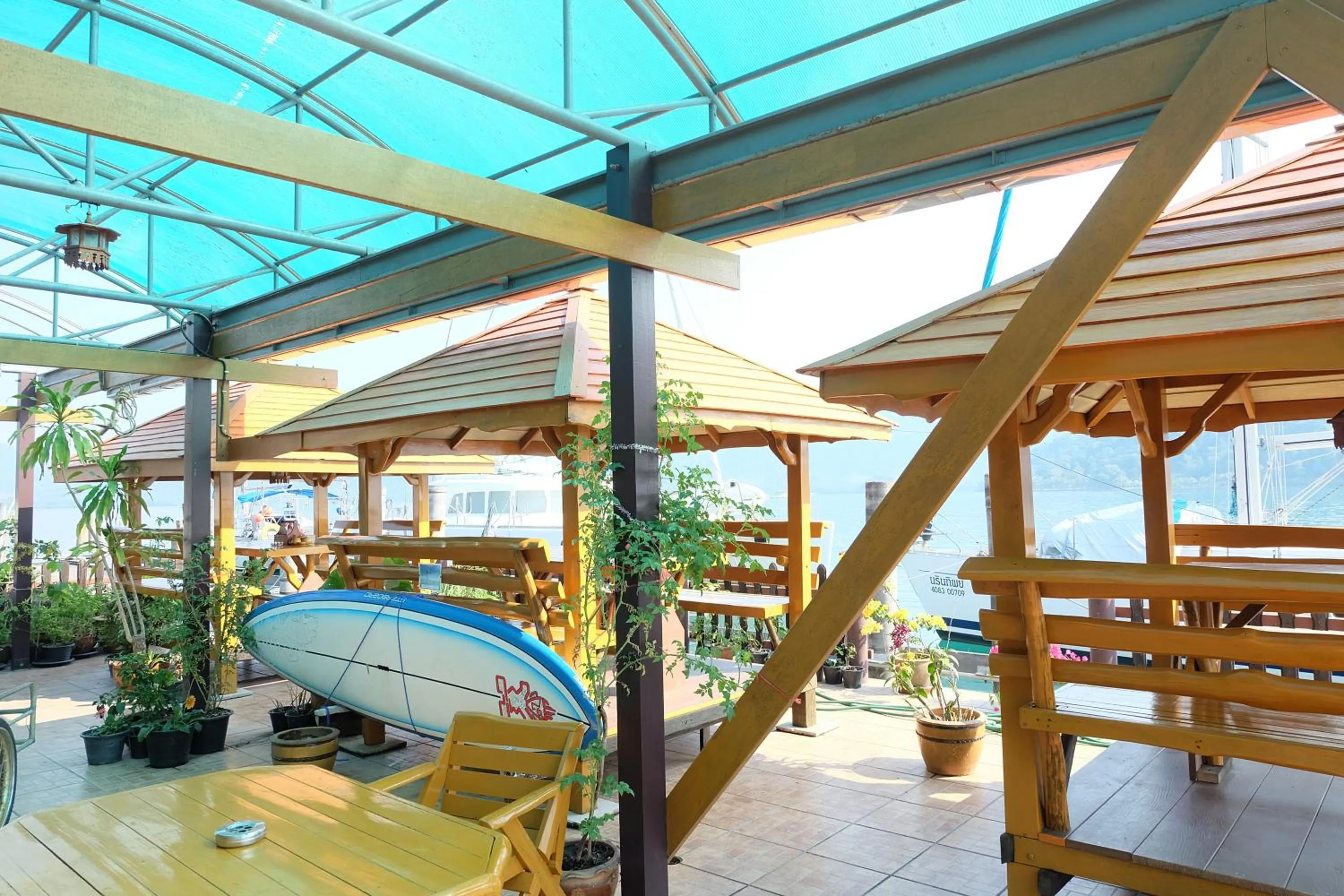 Restaurant/places to eat in Island View Resort Koh Chang