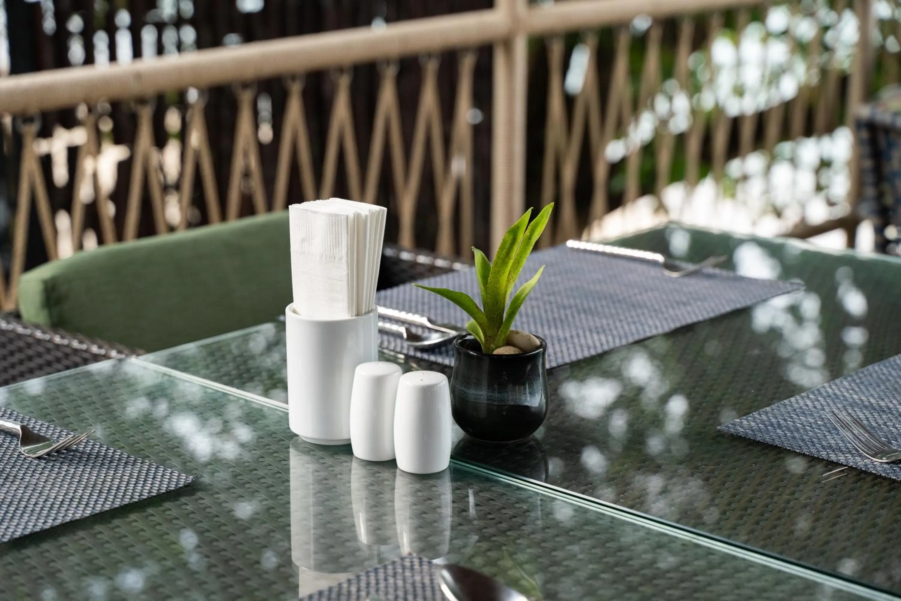 Restaurant/places to eat in Prana Resort Nandana