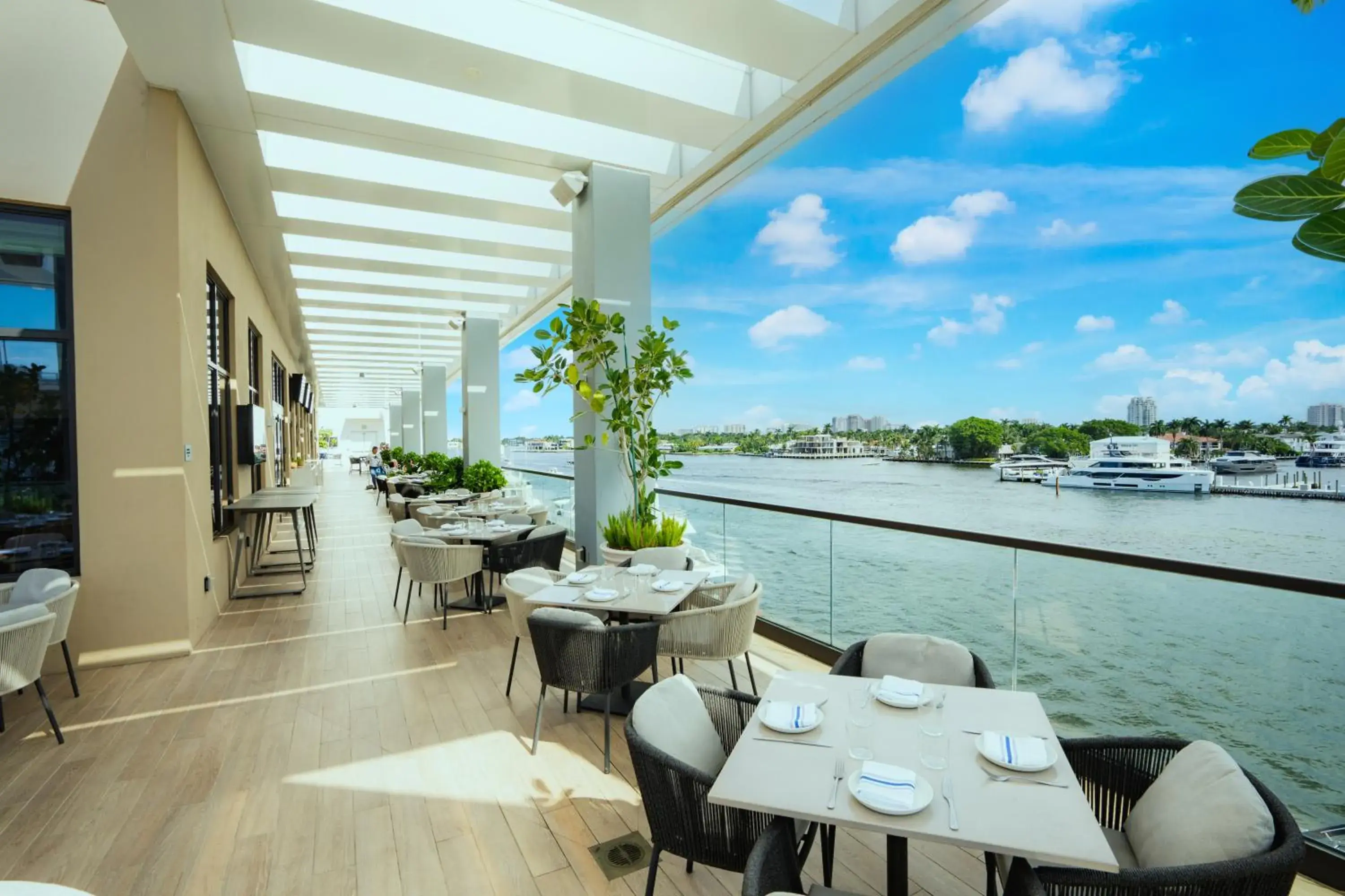 Restaurant/places to eat in Hilton Fort Lauderdale Marina Restaurant/places to eat in Hilton Fort Lauderdale Marina