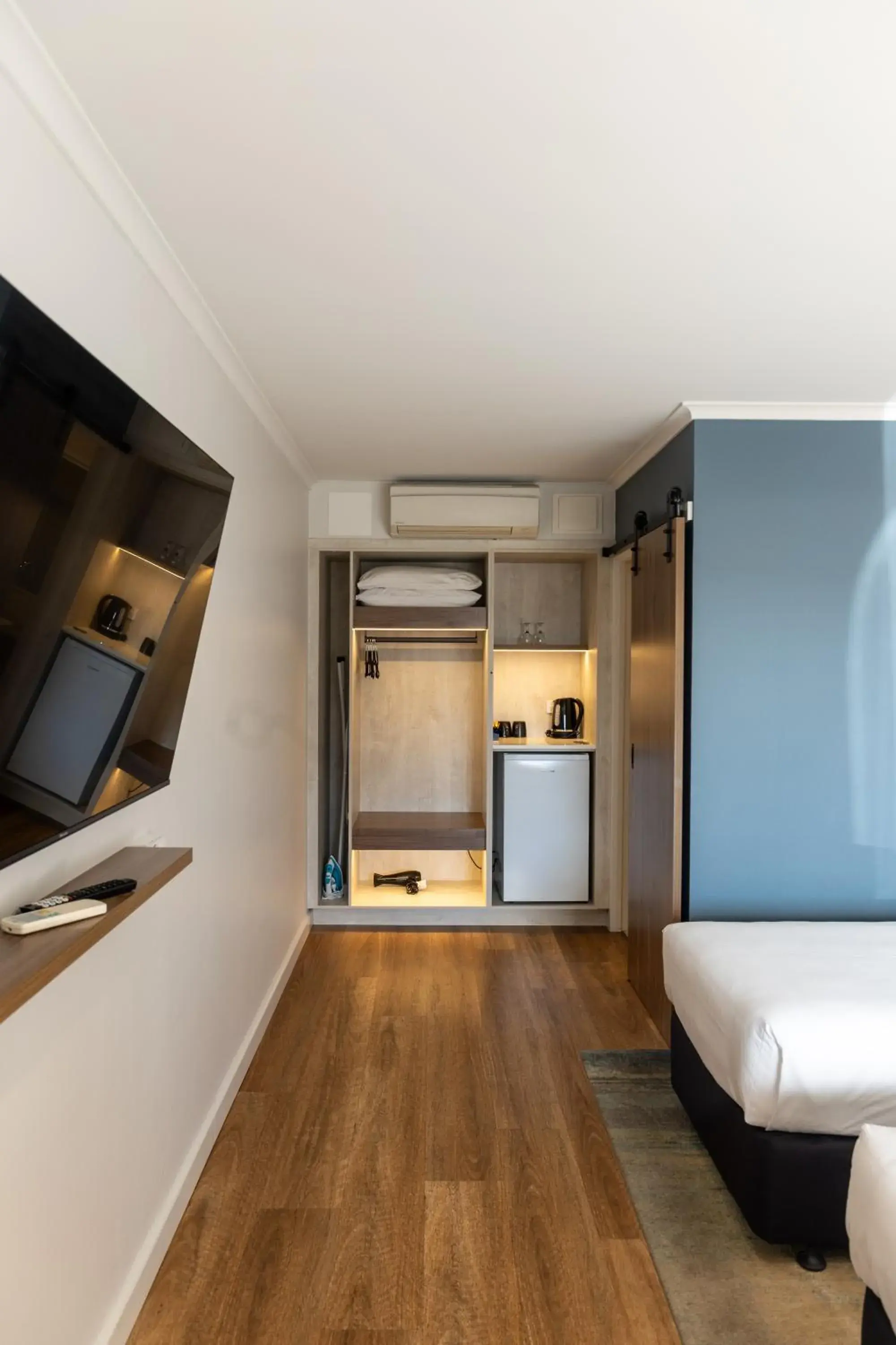 Photo of the whole room, Bed in Beachfront Bicheno Photo of the whole room, Bed in Beachfront Bicheno