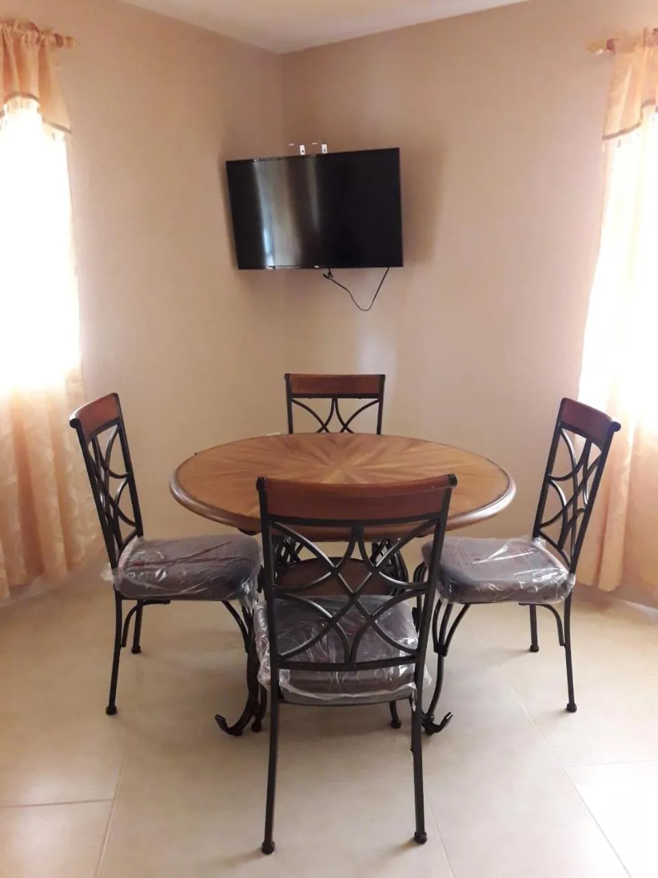 Dining area in Manderley Villas