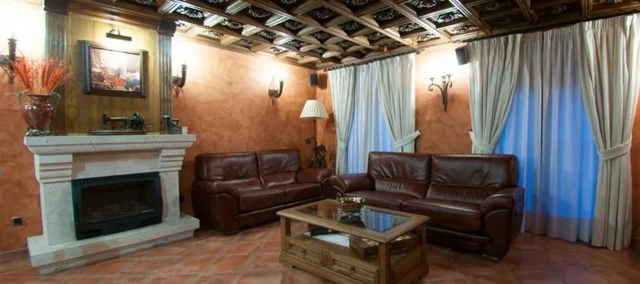 Communal lounge/ TV room in Hostal Rural Los Telares