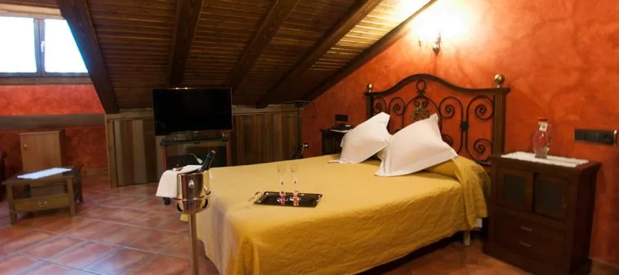 Bedroom, Bed in Hostal Rural Los Telares