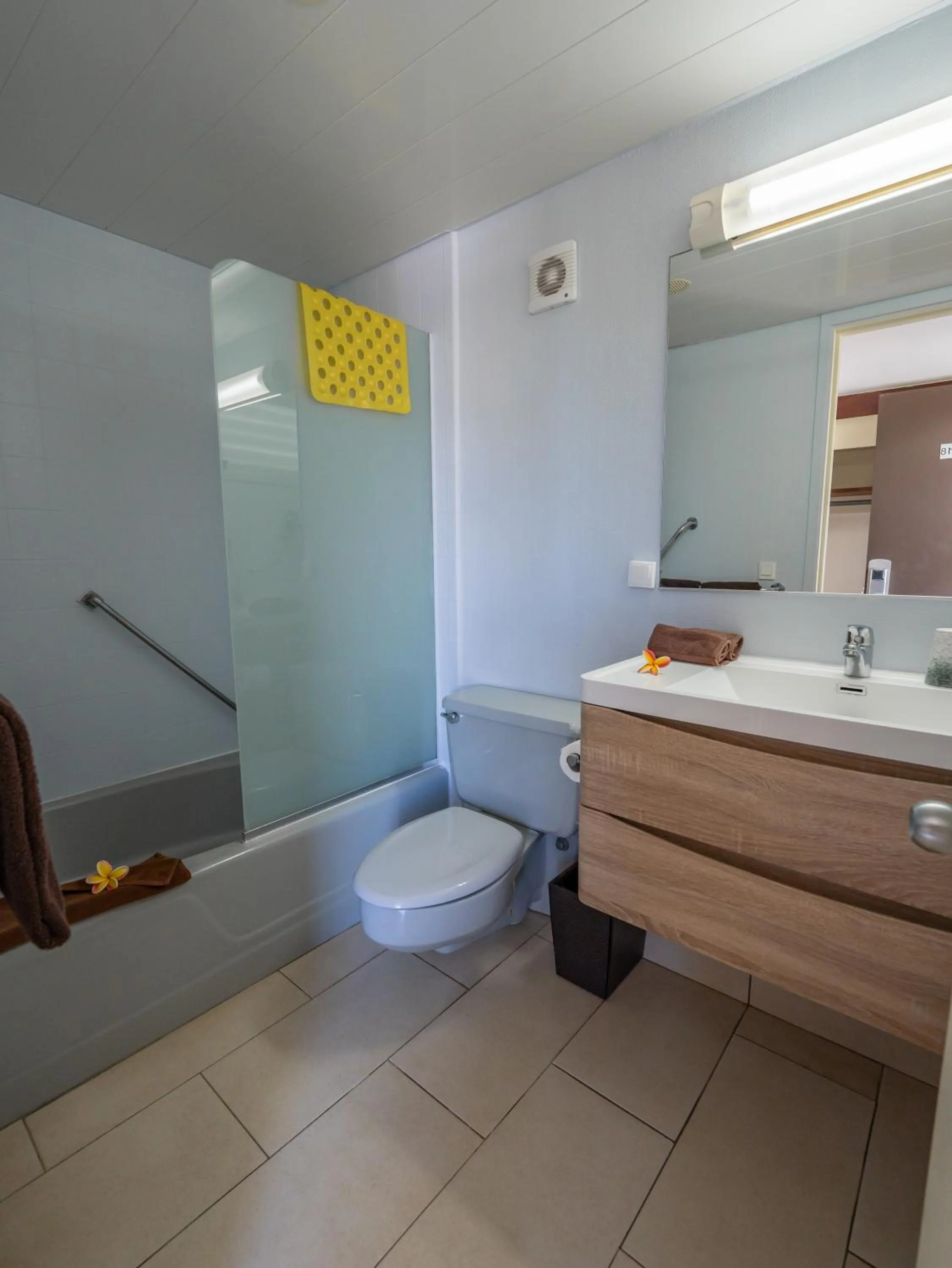 Bathroom in Royal Tahitien