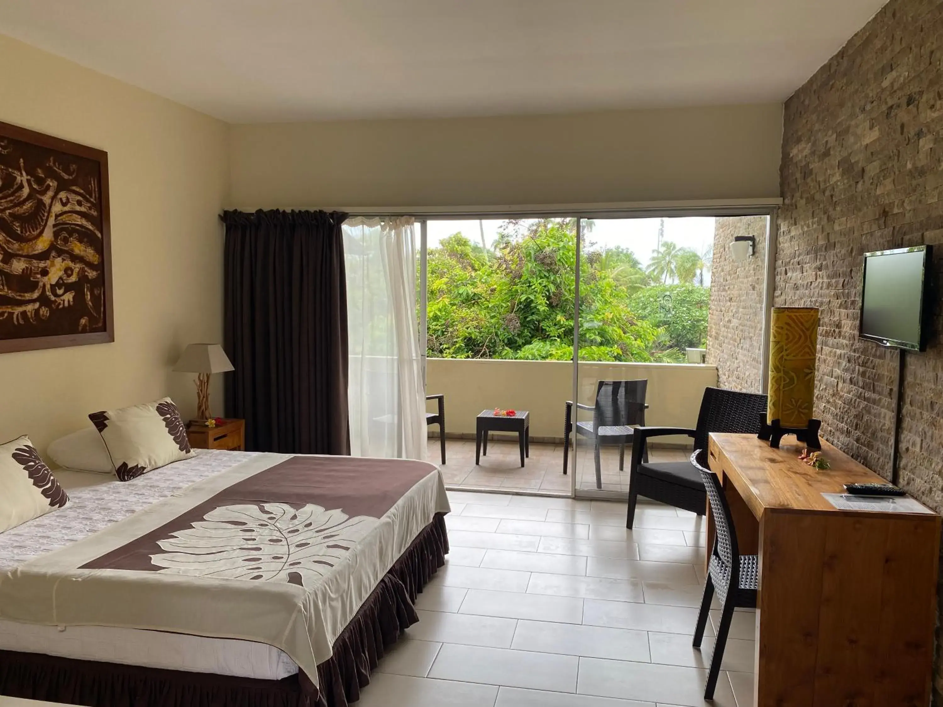 Photo of the whole room, Bed in Royal Tahitien Photo of the whole room, Bed in Royal Tahitien