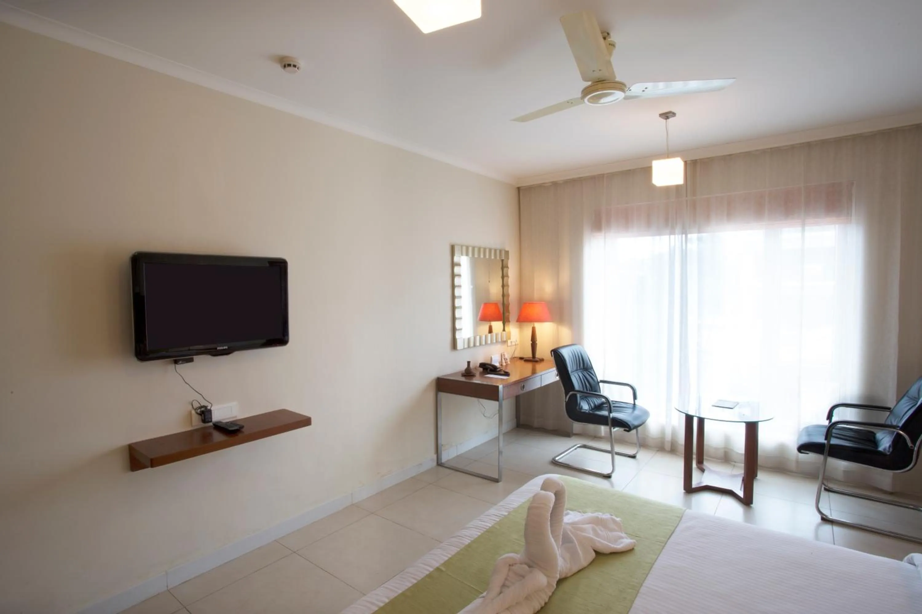 Seating area, Bed in The HQ