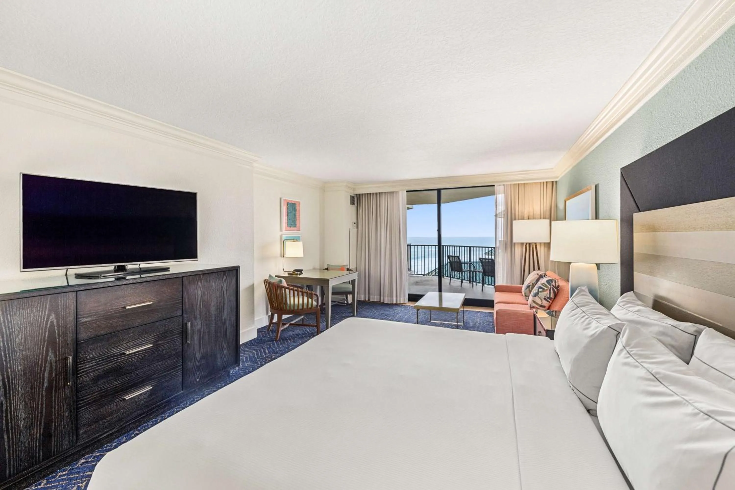 Bed in Hilton Sandestin Beach Golf Resort & Spa