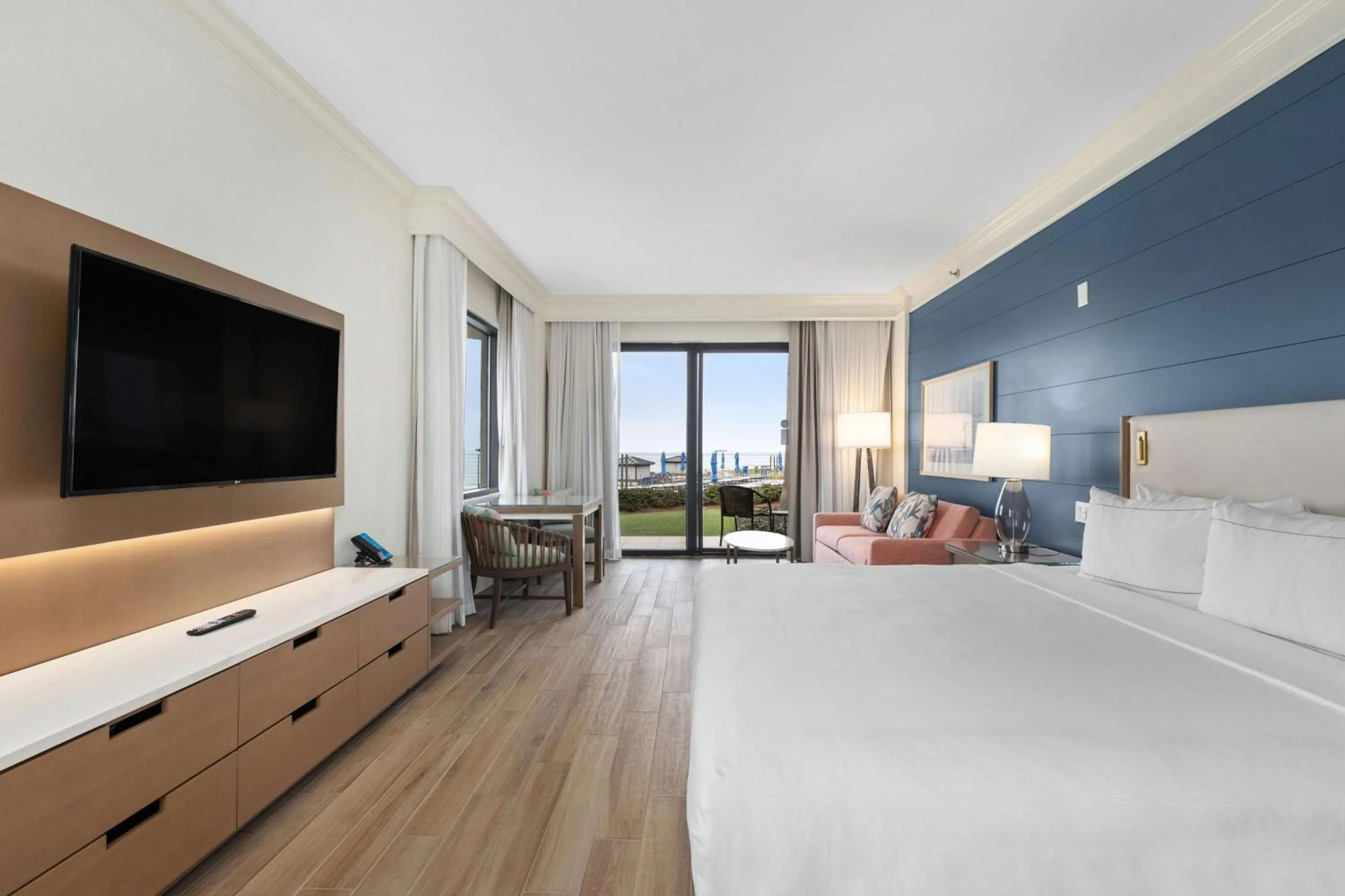 Bed in Hilton Sandestin Beach Golf Resort & Spa