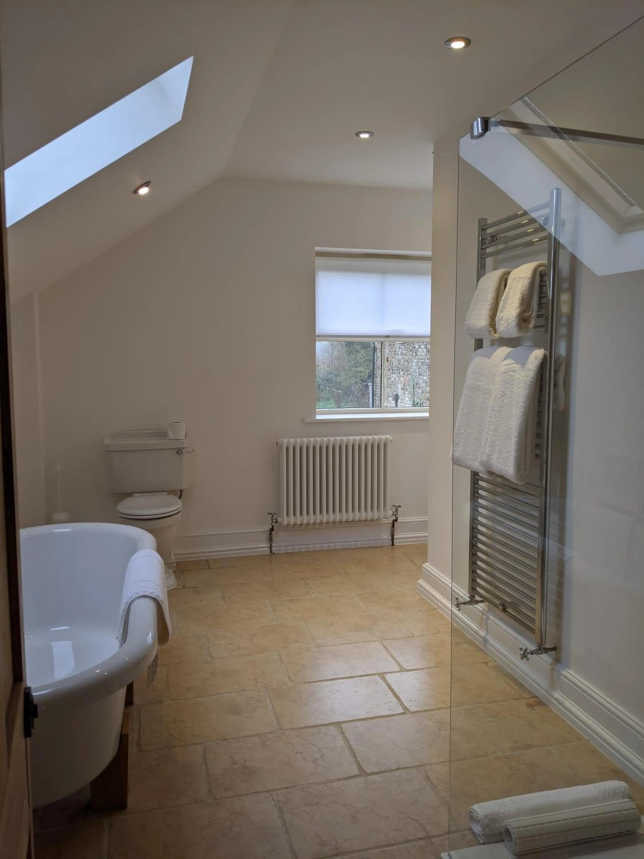 Bathroom, Bed in Elderbrook House