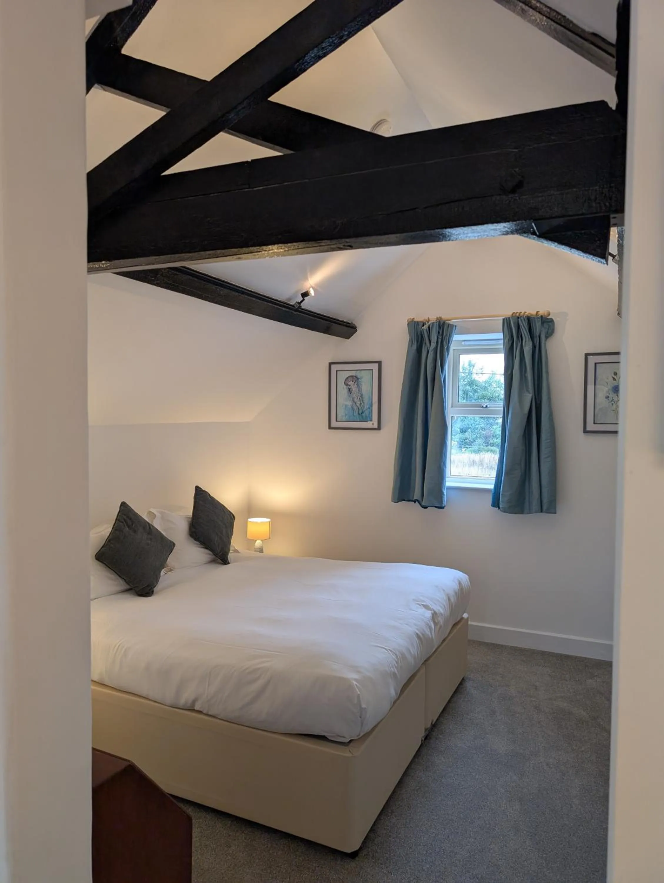 Bedroom, Bed in Elderbrook House