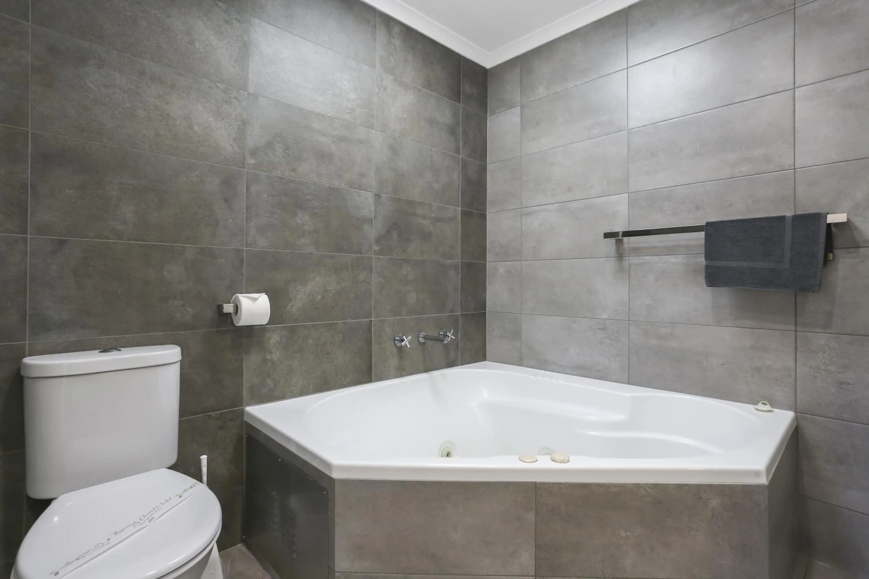 Bathroom in Crown Apartments