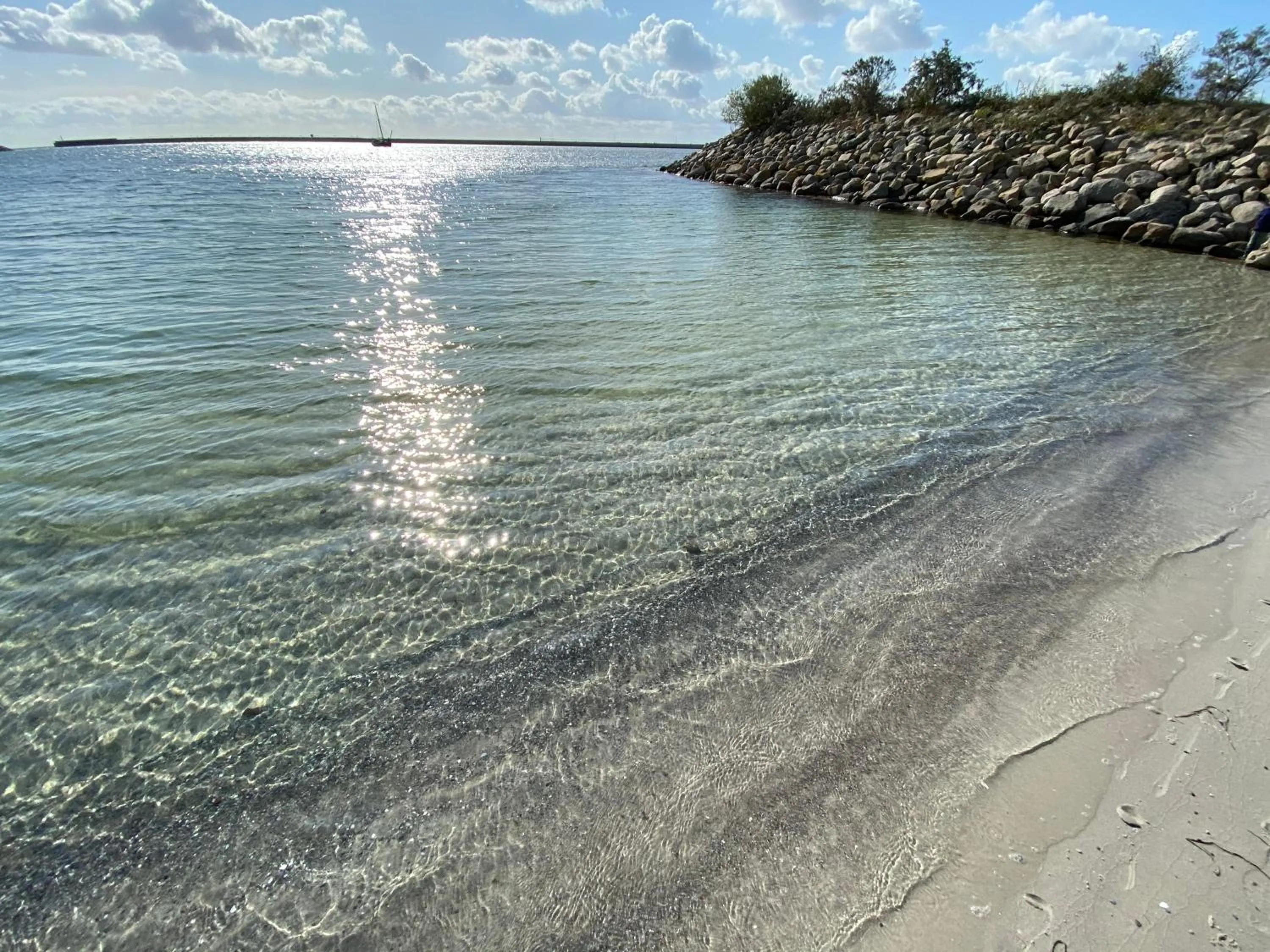 Ferienwohnung direkt am Meer mit Pool und Sauna, Strand fußläufig erreichbar, barrierefrei