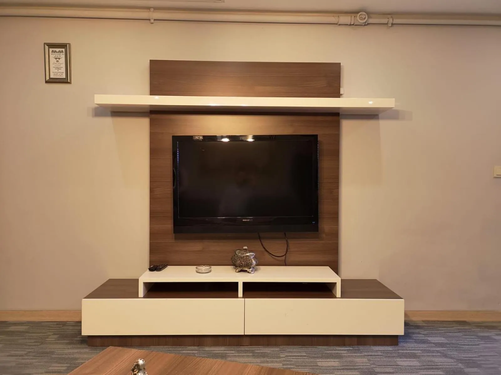 Communal lounge/ TV room in Golf Royal Residence