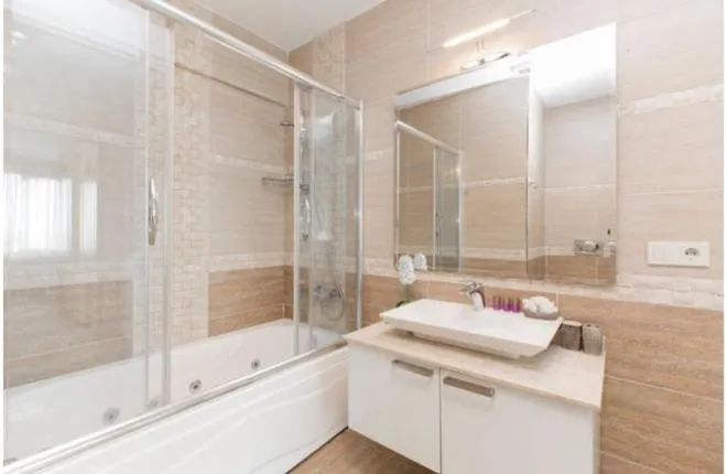 Shower in Golf Royal Residence