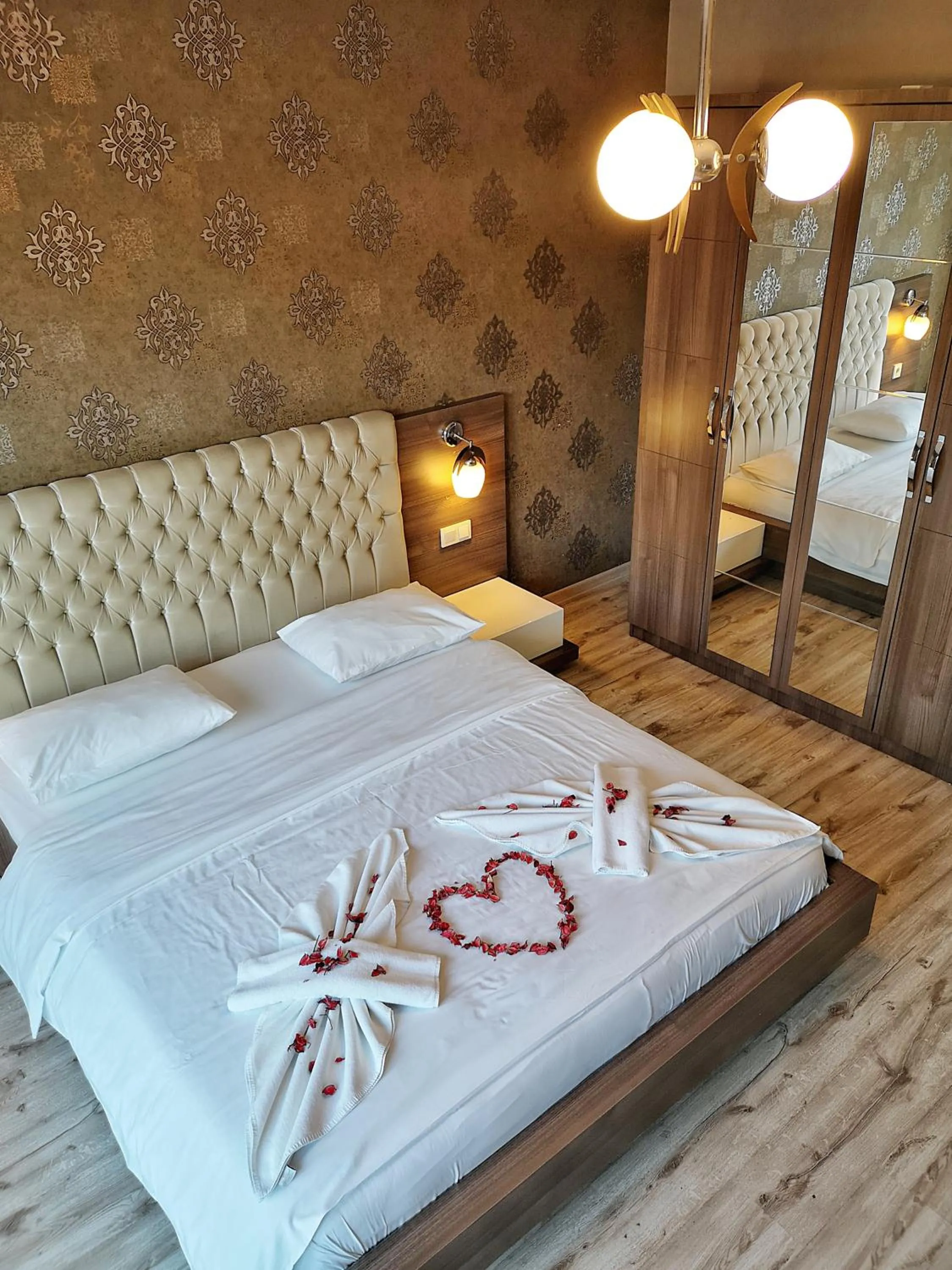 Bedroom, Bed in Golf Royal Residence