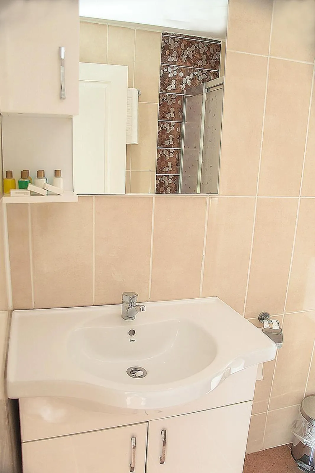 Shower in Golf Royal Residence