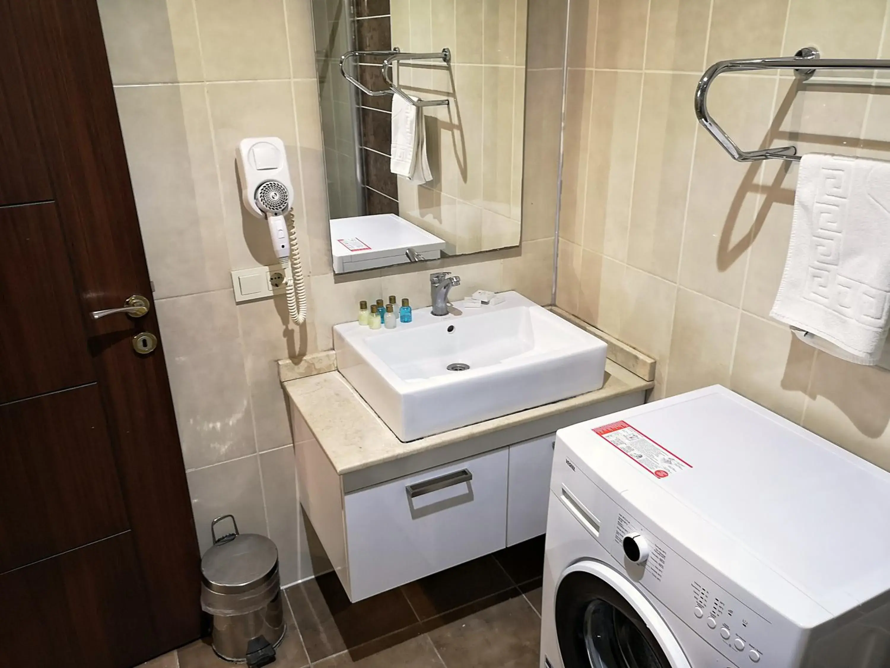 Three-Bedroom Apartment in Golf Royal Residence Three-Bedroom Apartment in Golf Royal Residence