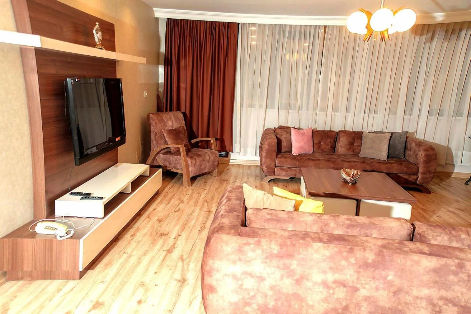 Communal lounge/ TV room in Golf Royal Residence