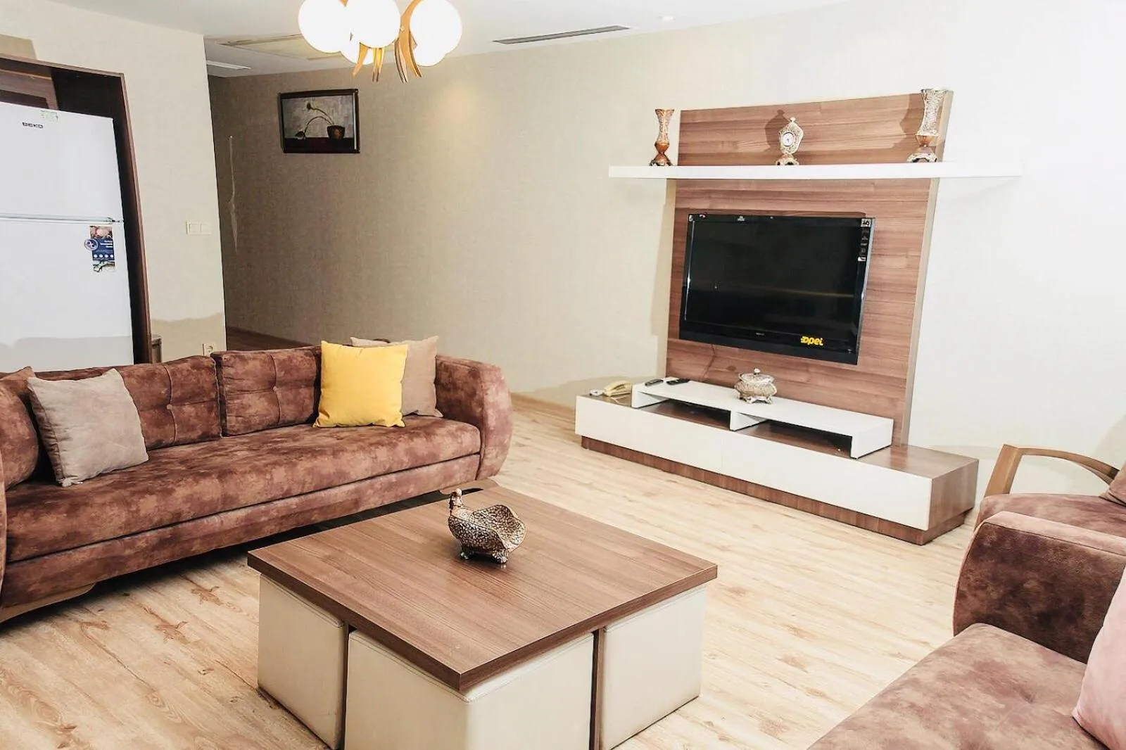 Communal lounge/ TV room in Golf Royal Residence