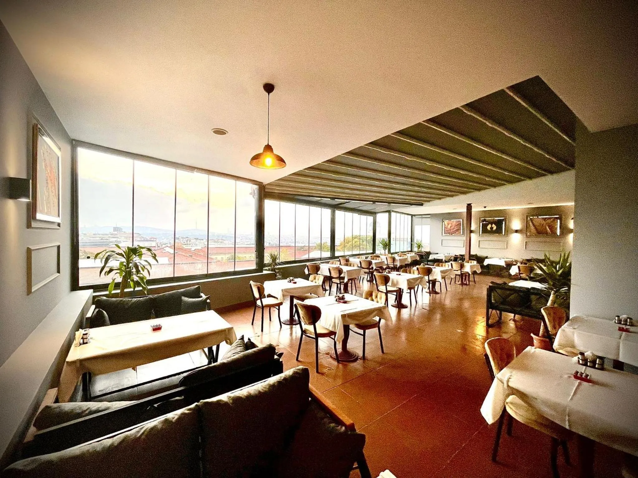 Restaurant/places to eat in Golf Royal Residence