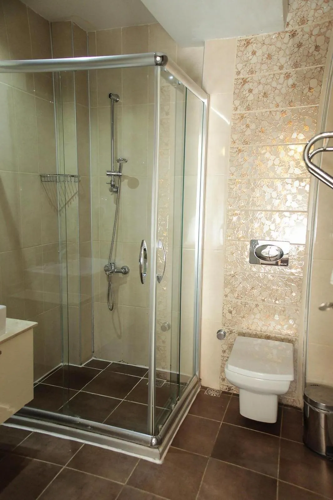 Shower in Golf Royal Residence