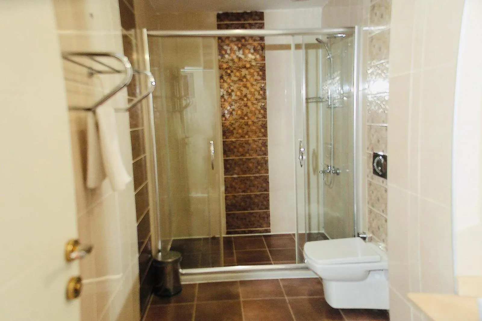 Shower in Golf Royal Residence