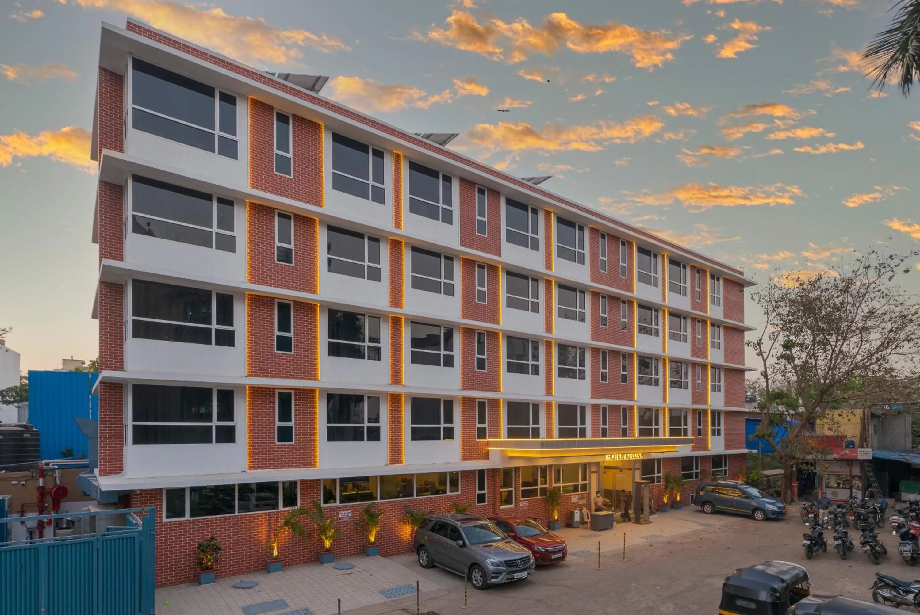 Property building in Hotel Airlink