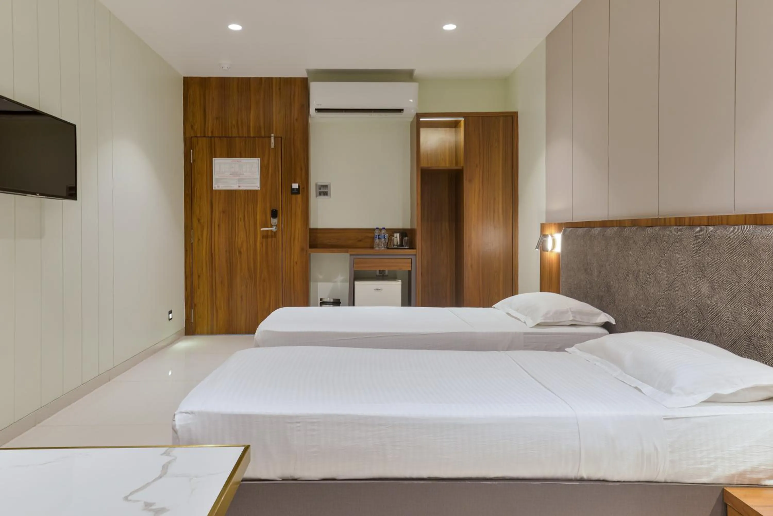 Bed in Hotel Airlink