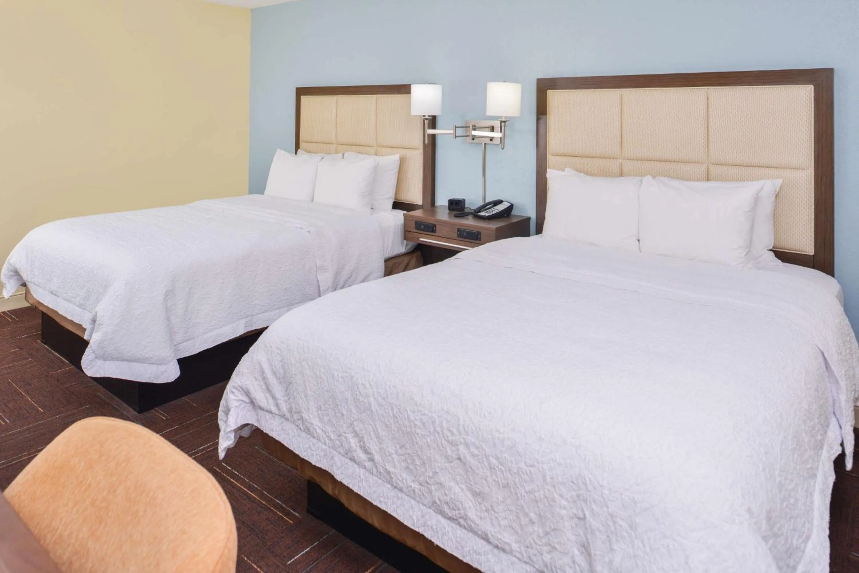 Bed in Hampton Inn Vero Beach Outlets