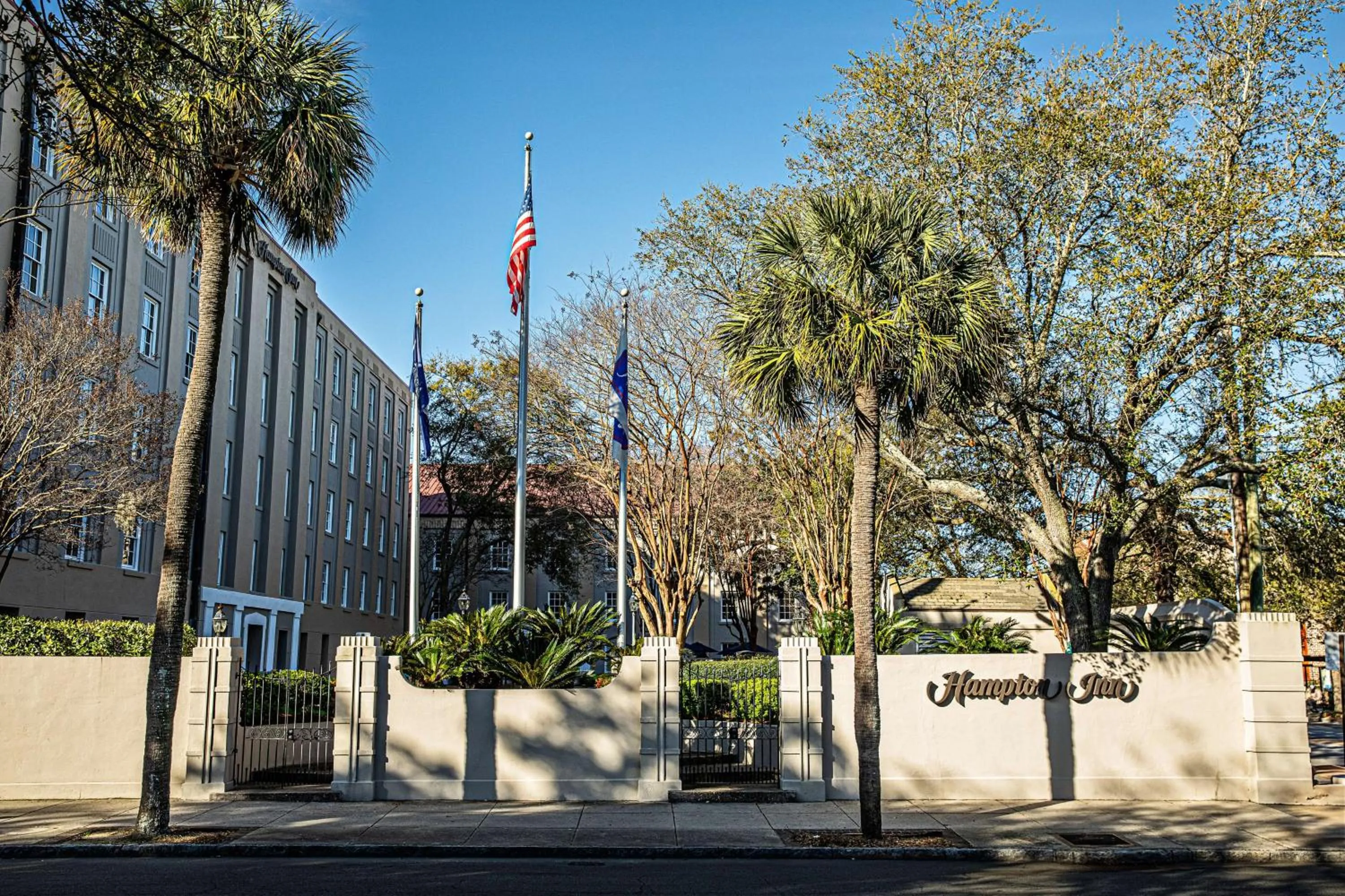 Property building in Hampton Inn Charleston-Historic District