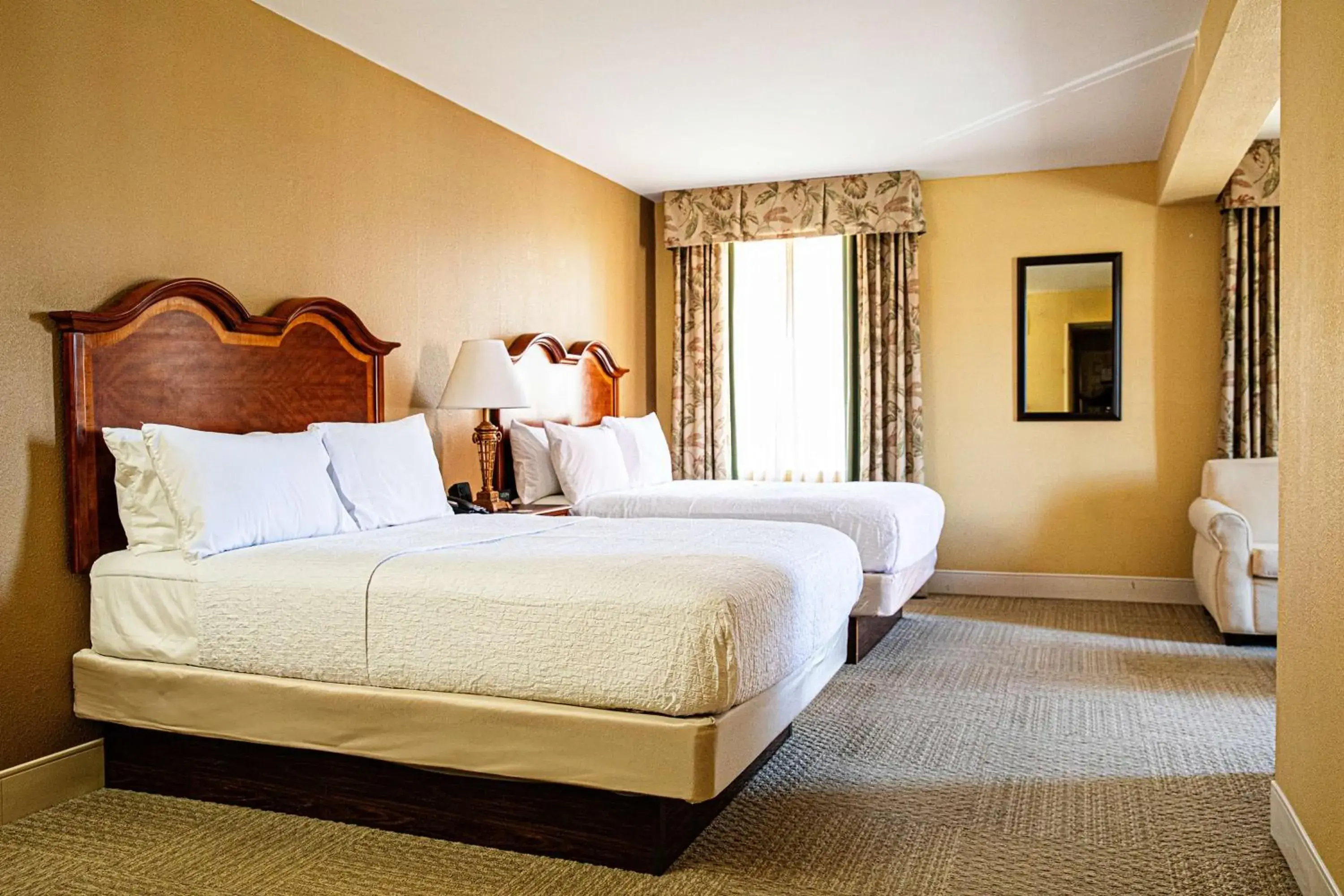 Bed in Hampton Inn Charleston-Historic District Bed in Hampton Inn Charleston-Historic District