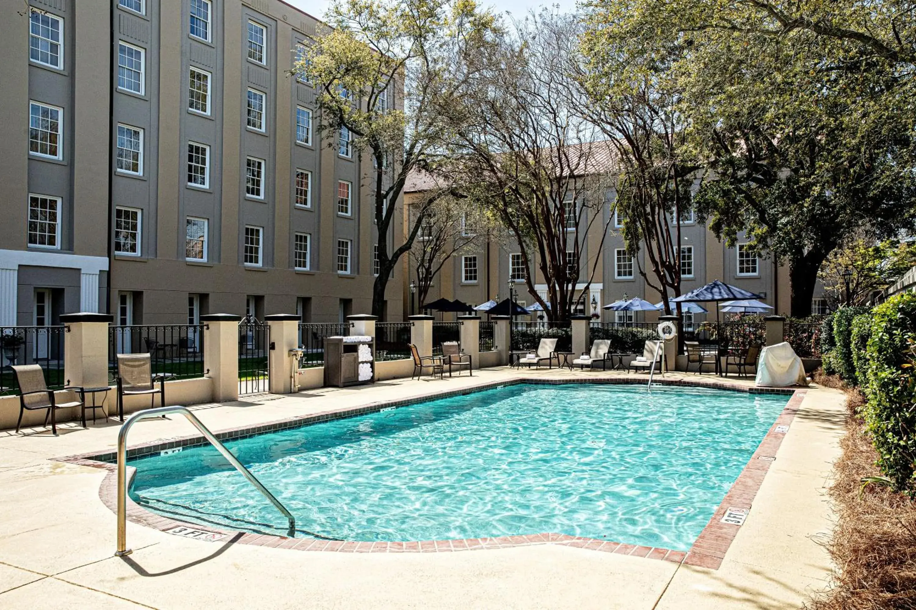 Property building in Hampton Inn Charleston-Historic District Property building in Hampton Inn Charleston-Historic District