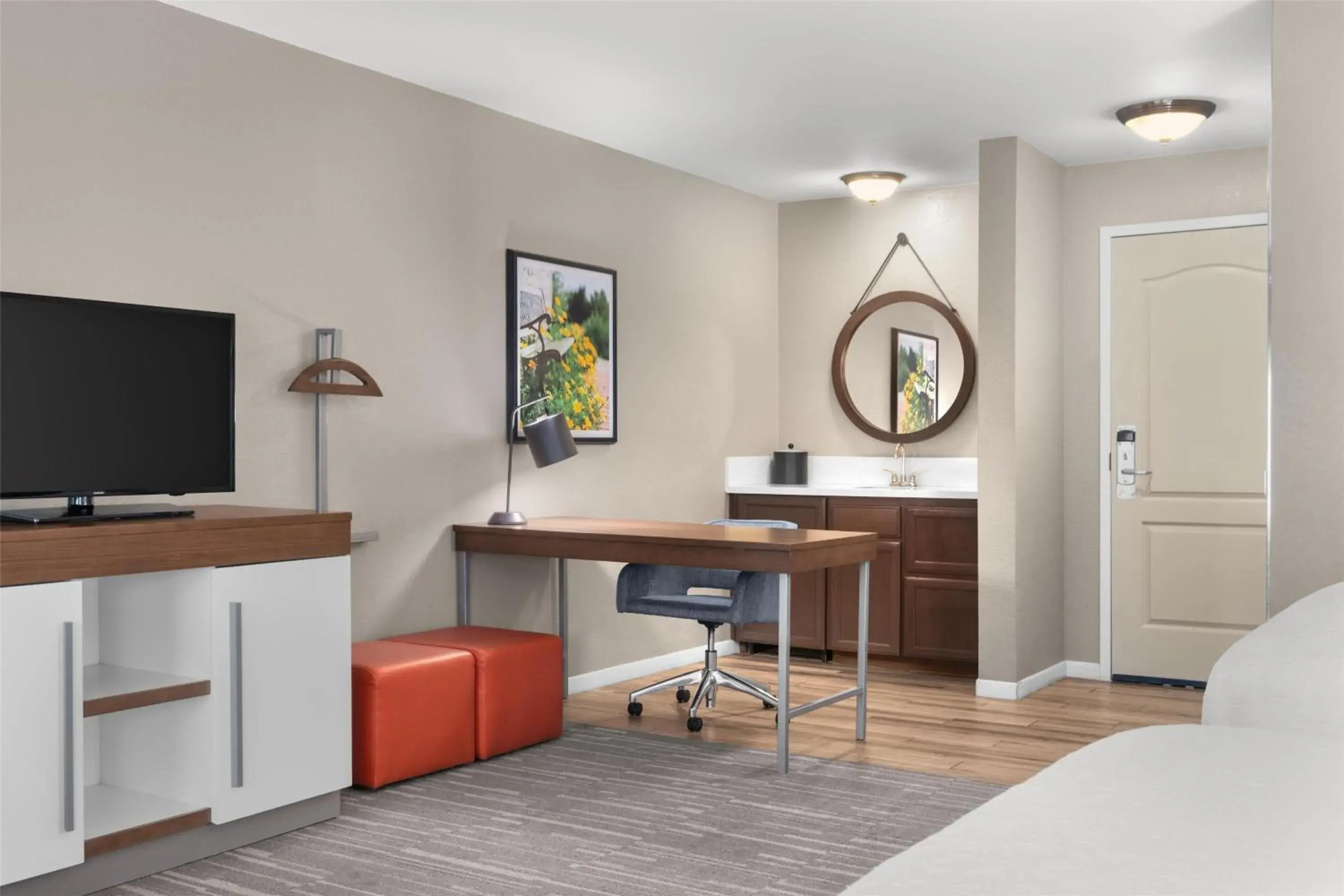 Bedroom in Hampton Inn & Suites Fresno Bedroom in Hampton Inn & Suites Fresno