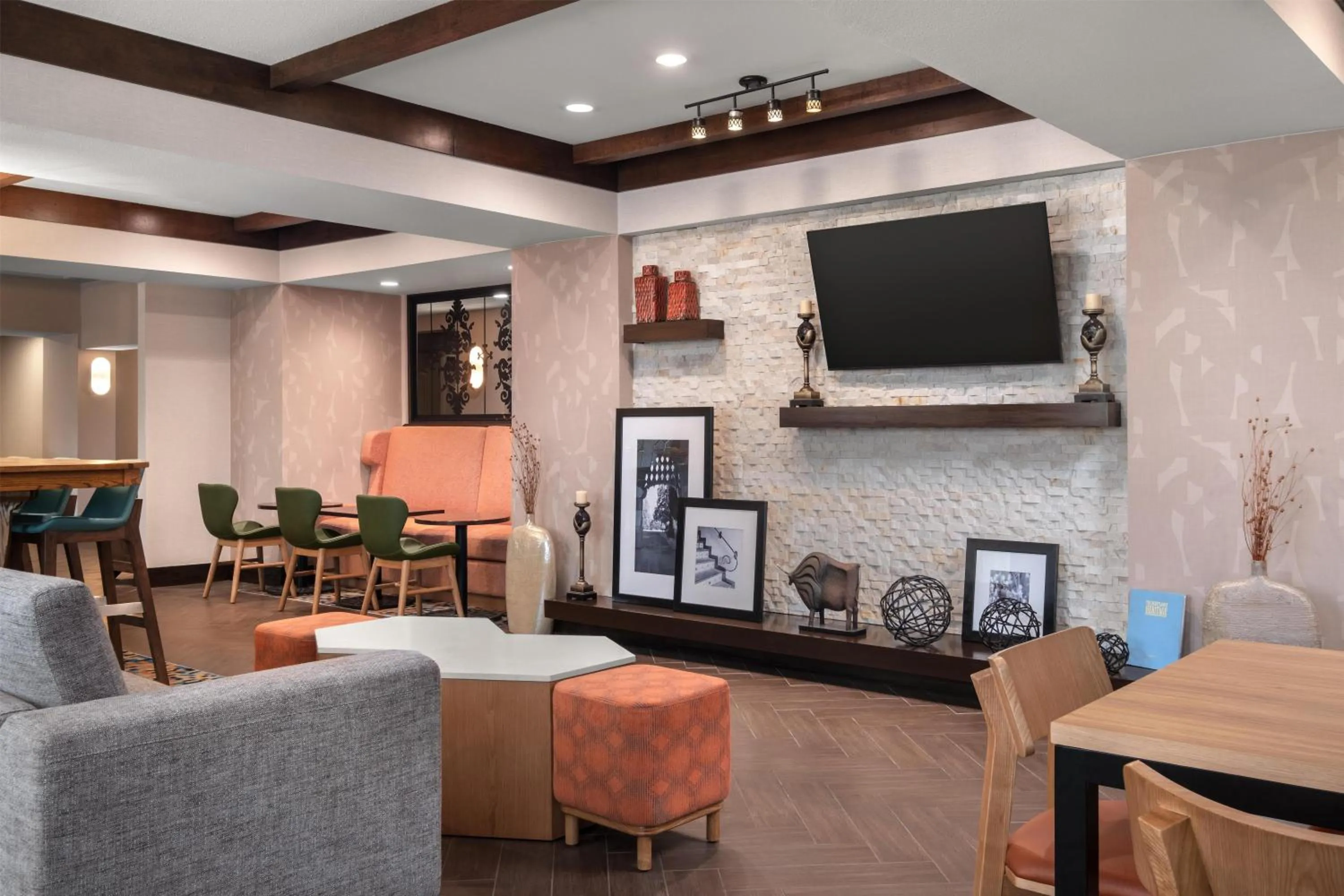 Lobby or reception in Hampton Inn & Suites Fresno
