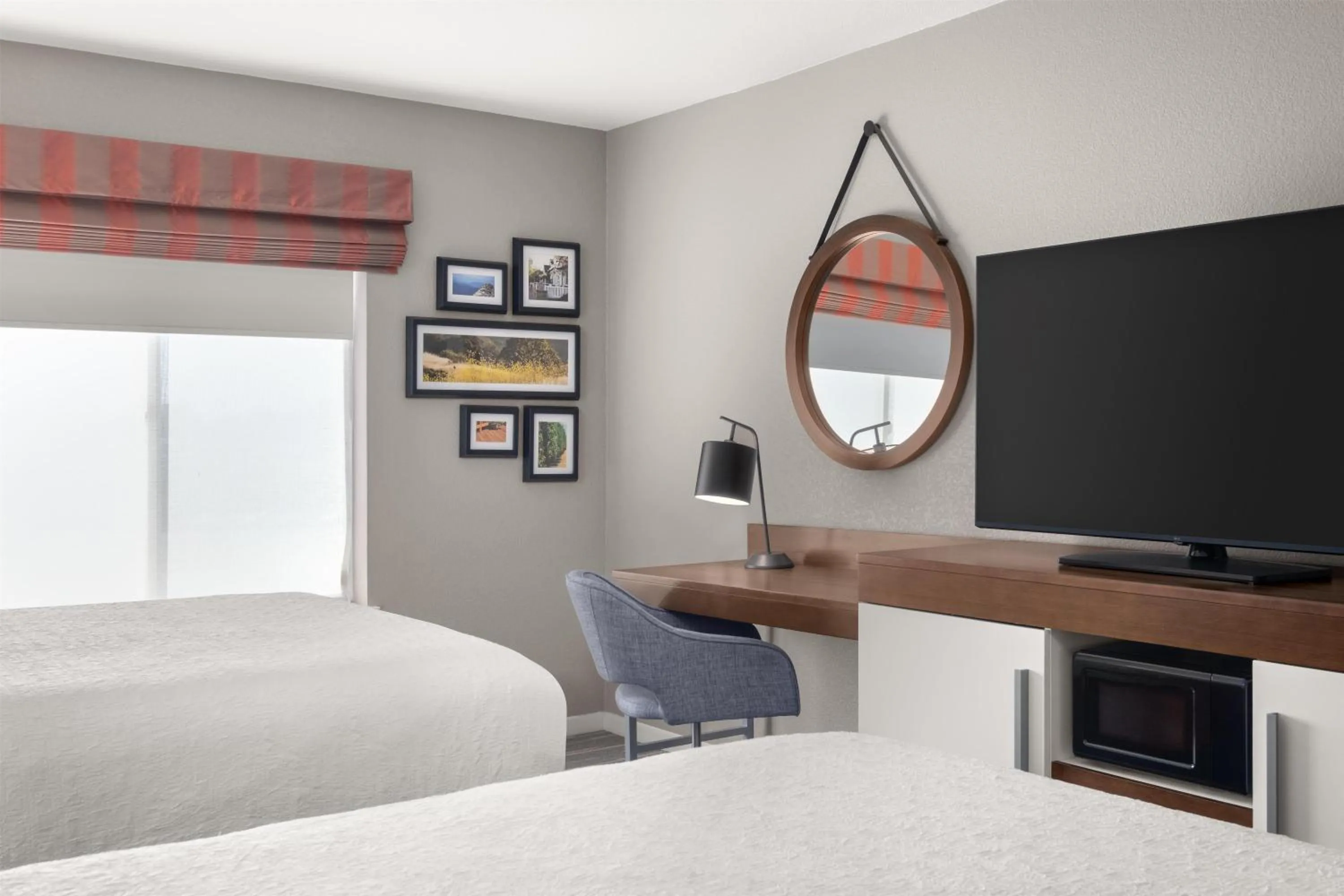 Bedroom, Bed in Hampton Inn & Suites Fresno