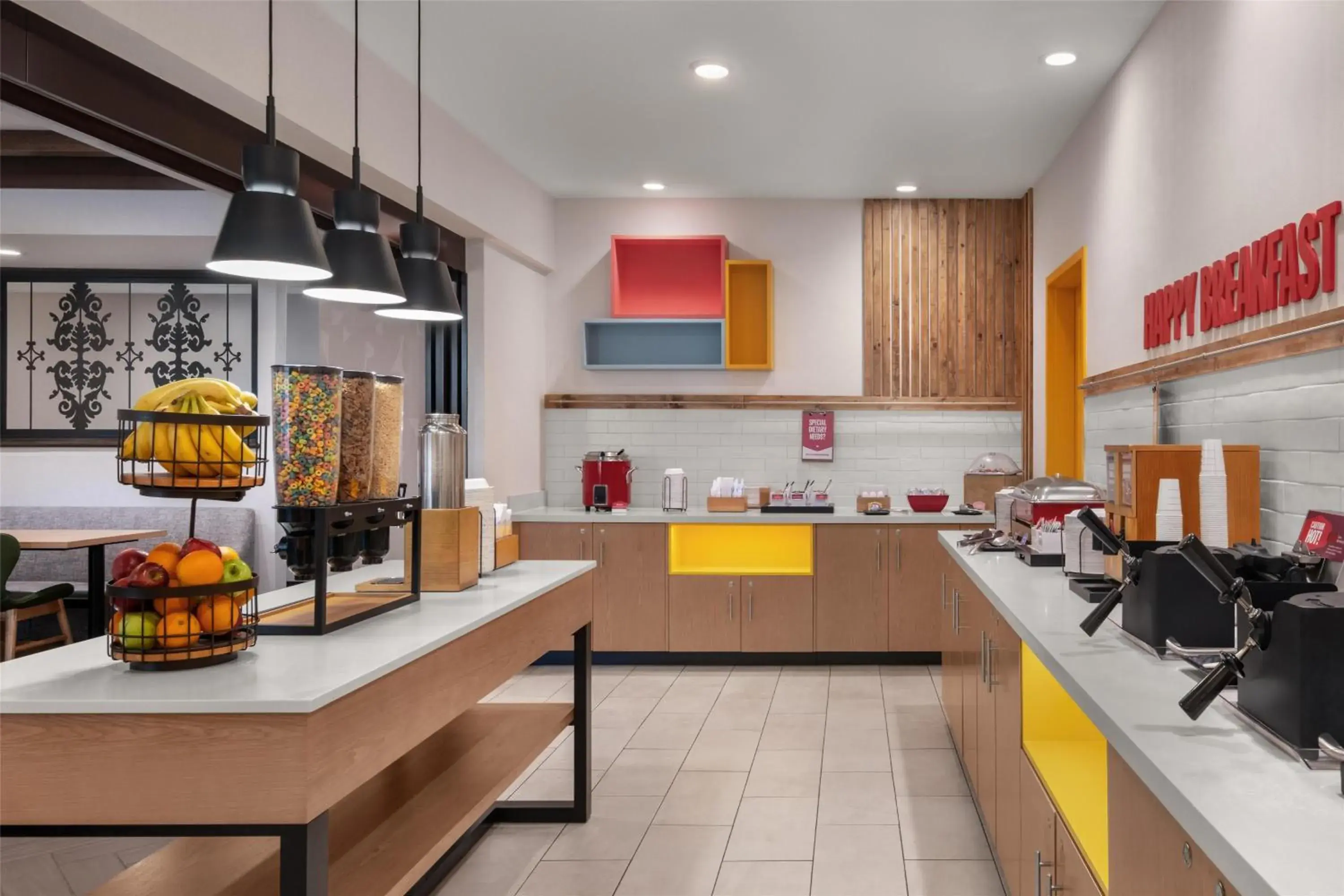 Breakfast in Hampton Inn & Suites Fresno Breakfast in Hampton Inn & Suites Fresno