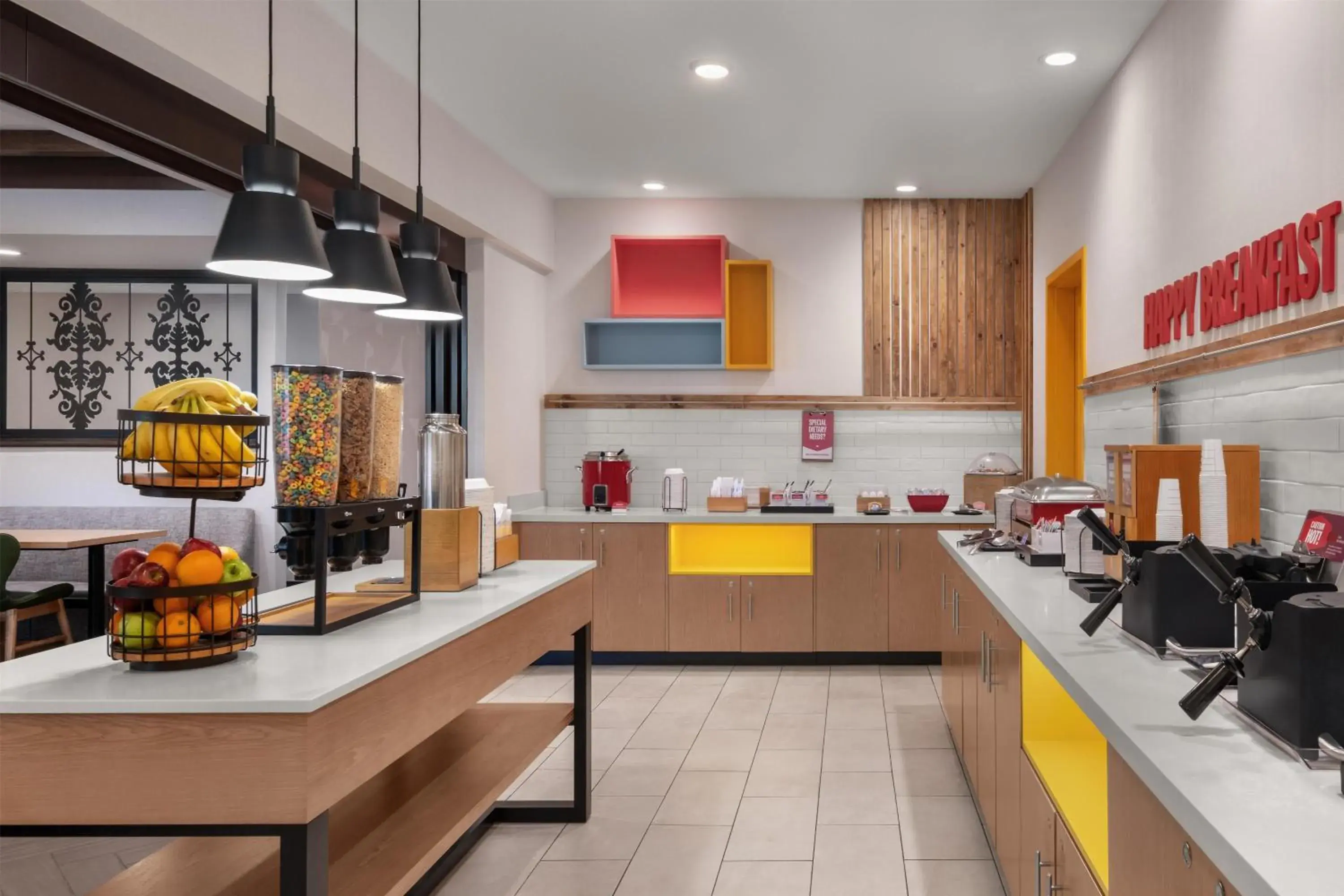 Breakfast in Hampton Inn & Suites Fresno Breakfast in Hampton Inn & Suites Fresno