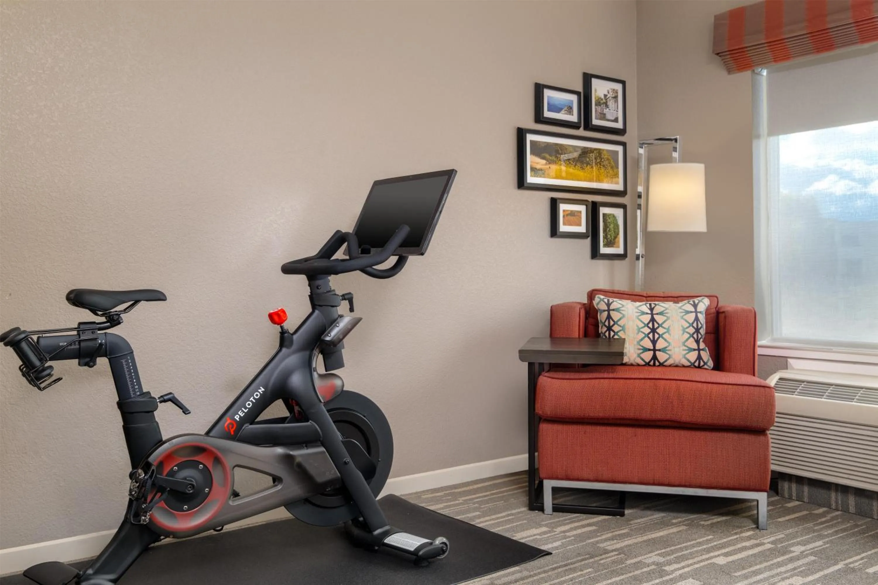 Bedroom in Hampton Inn & Suites Fresno