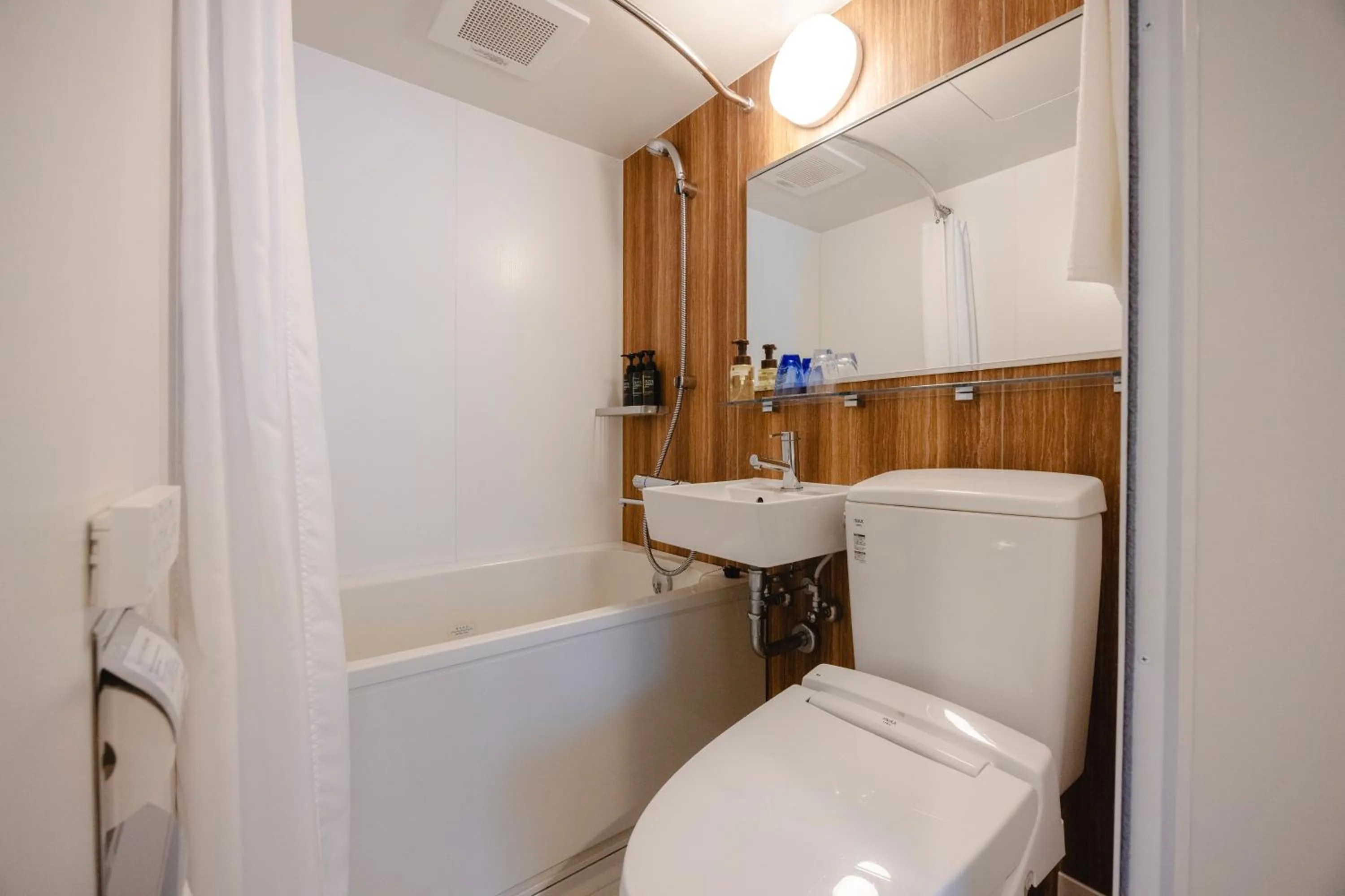 Bathroom in KOKO HOTEL Shimbashi Onarimon - formerly Hotel Wing International Shimbashi Onarimon