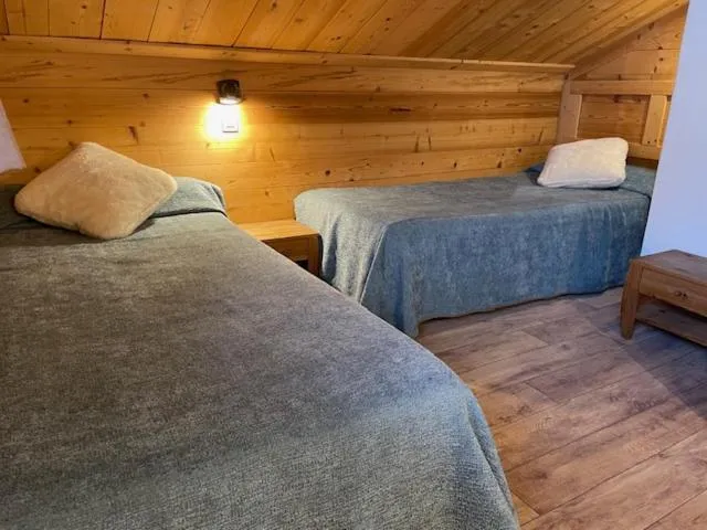 Shower, Bed in Hotel Le Very