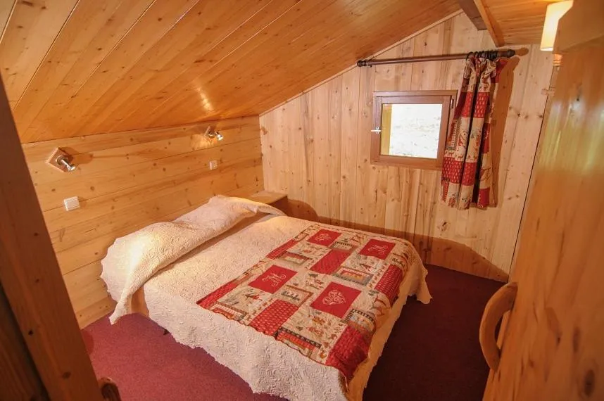 wardrobe, Bed in Hotel Le Very